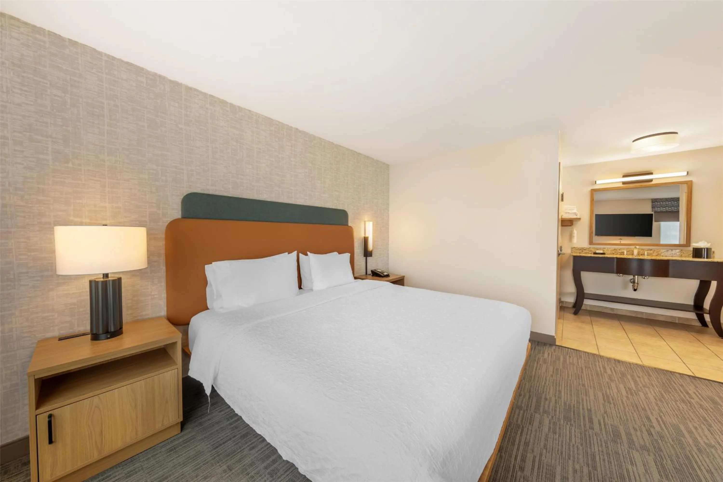 Bed in Hampton Inn & Suites Moreno Valley