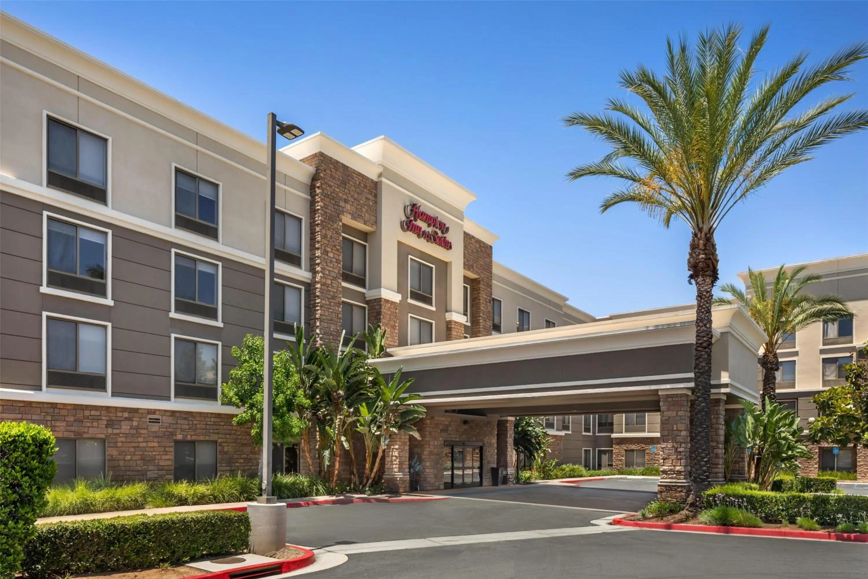 Property building in Hampton Inn & Suites Moreno Valley