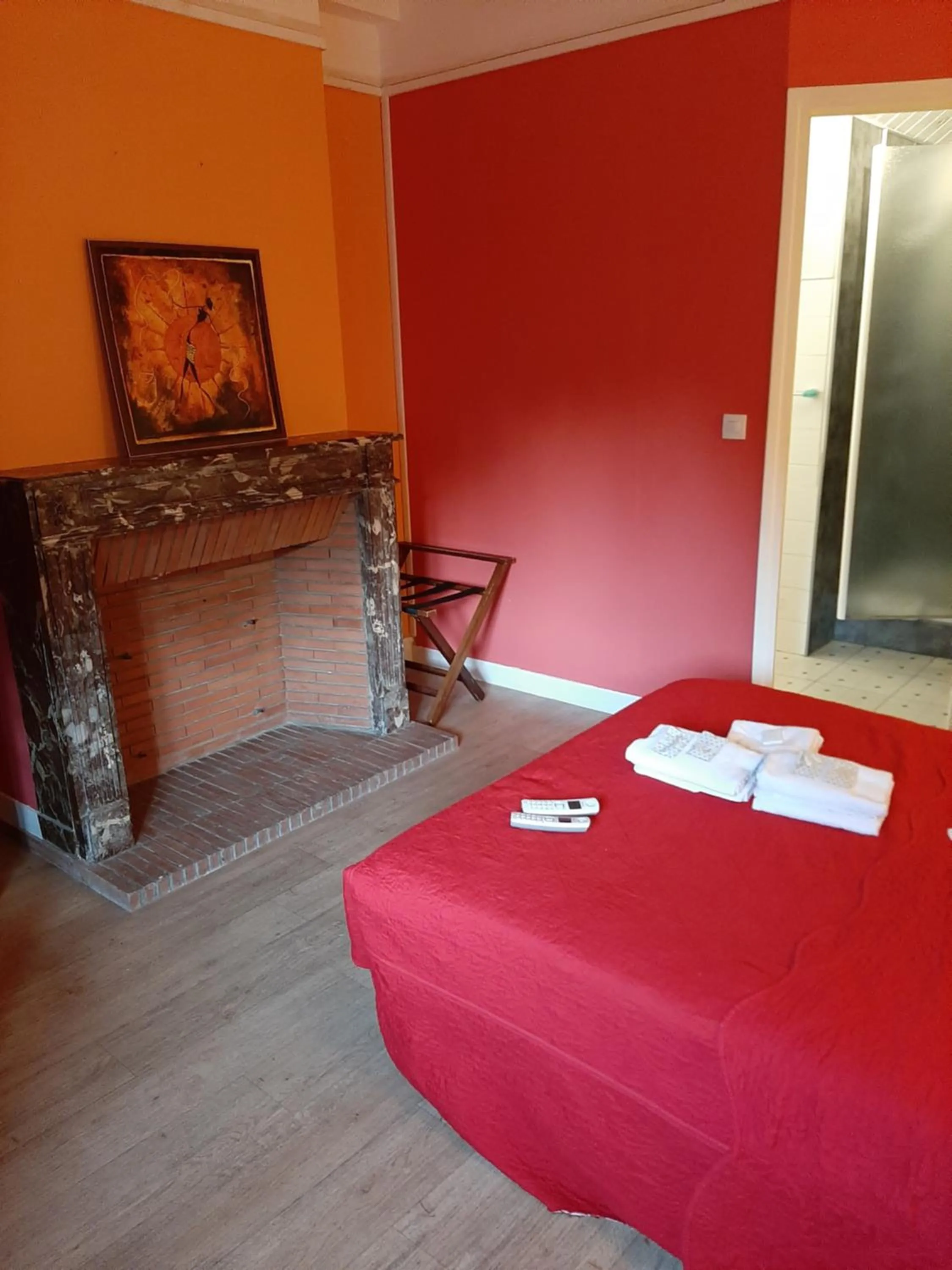 Bed in Hotel du Cygne