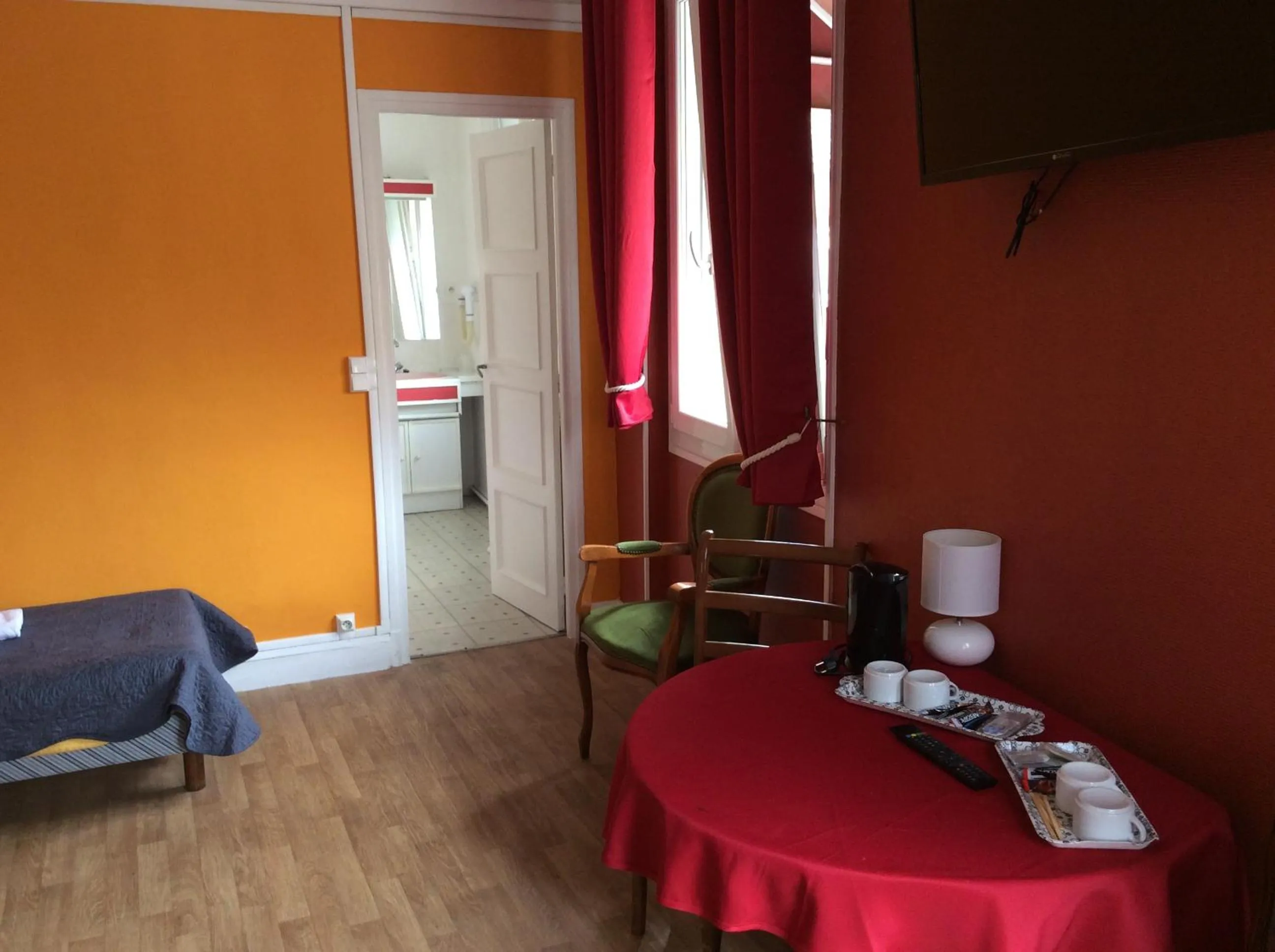 Bed in Hotel du Cygne