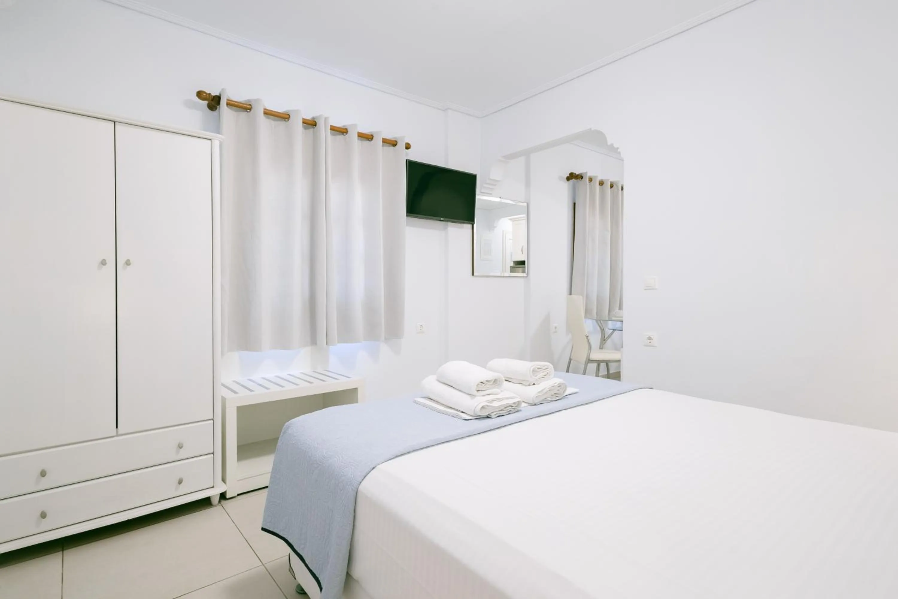 Property building, Bed in Anna Maria - Vanessa Apartments