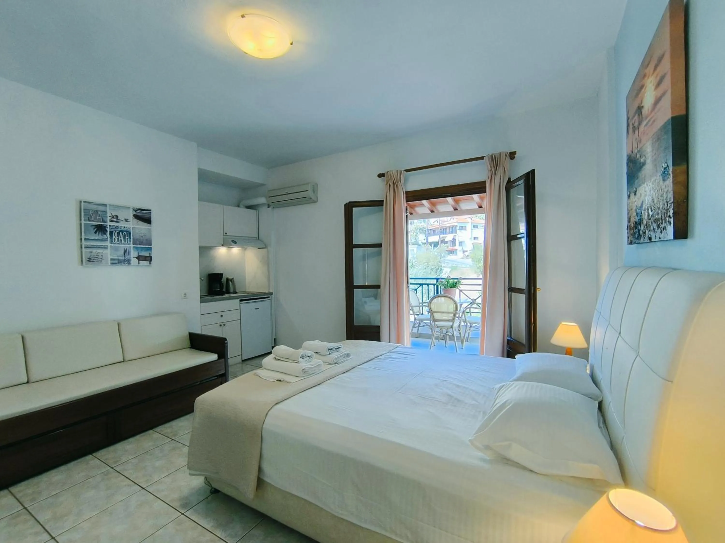 Property building, Bed in Anna Maria - Vanessa Apartments