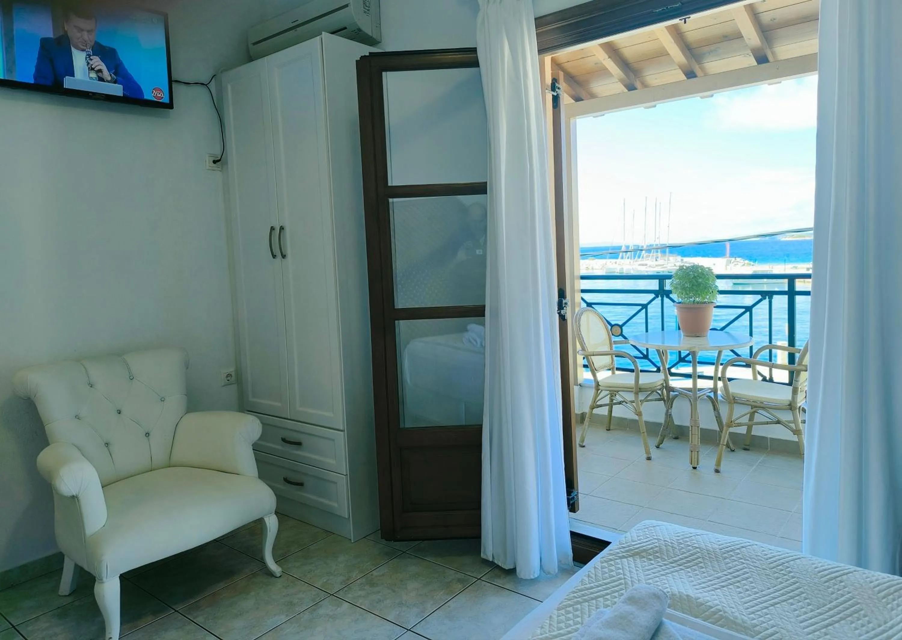 Property building, Bed in Anna Maria - Vanessa Apartments