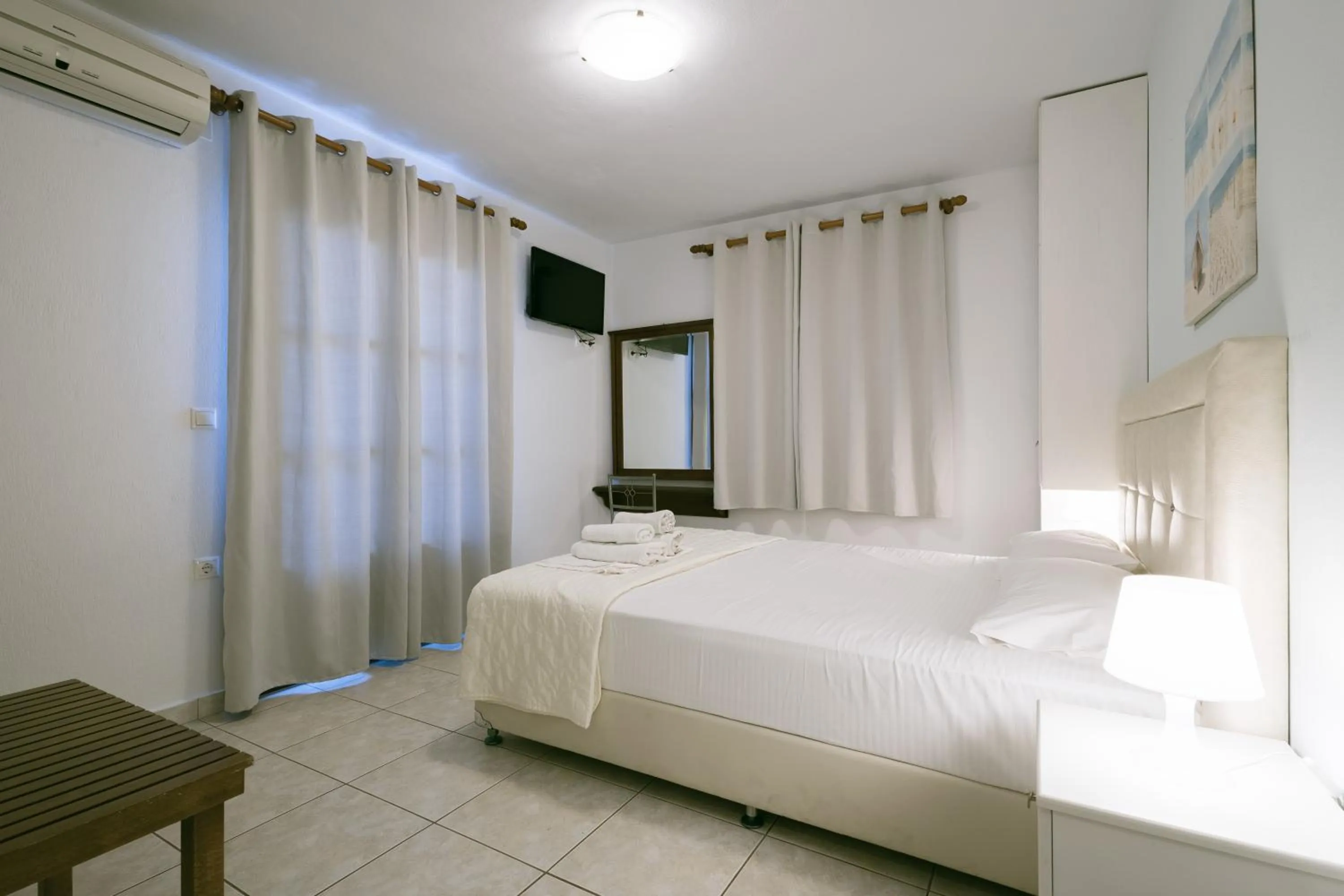 Property building, Bed in Anna Maria - Vanessa Apartments