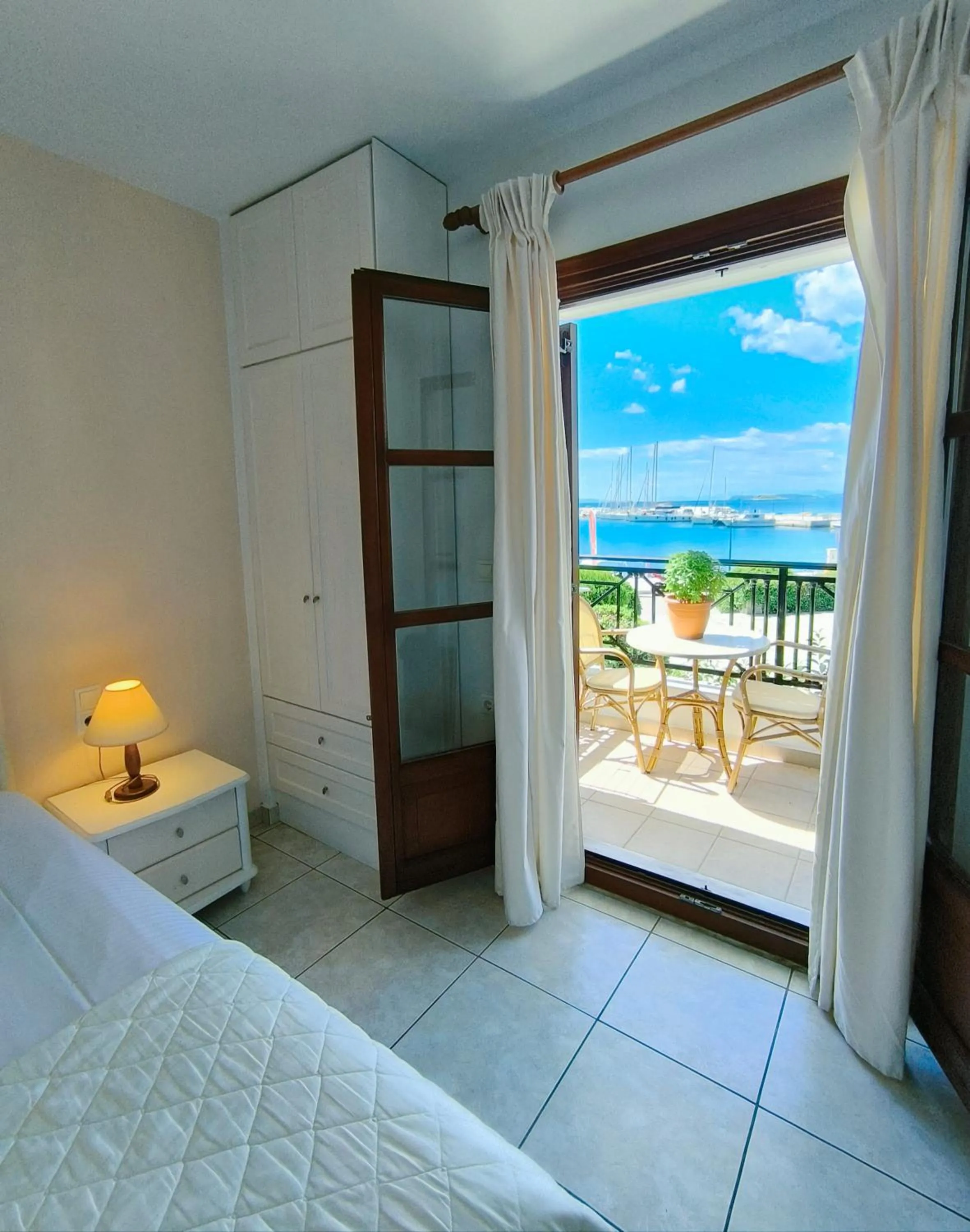 Property building, Bed in Anna Maria - Vanessa Apartments