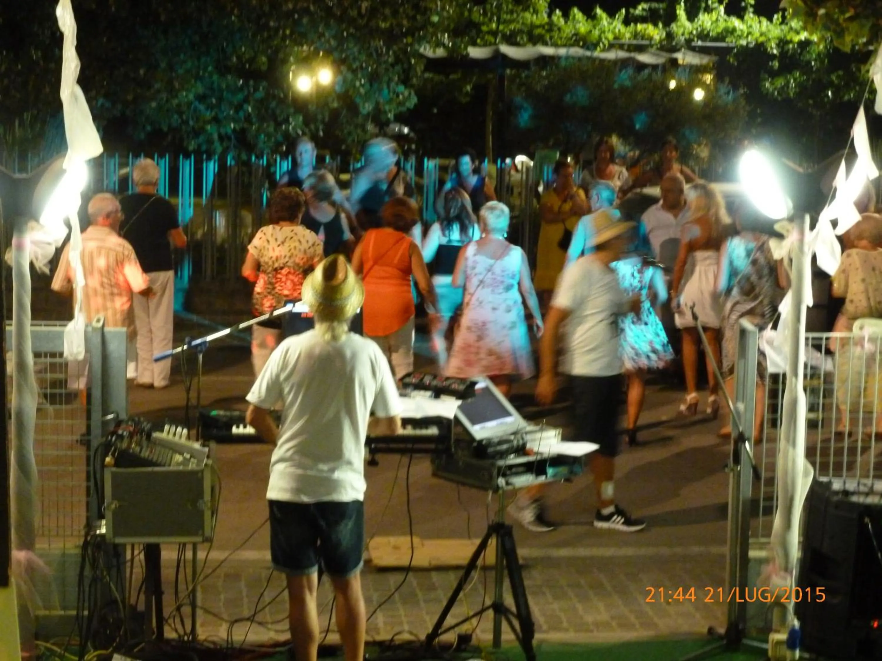 Evening entertainment in Hotel Iones