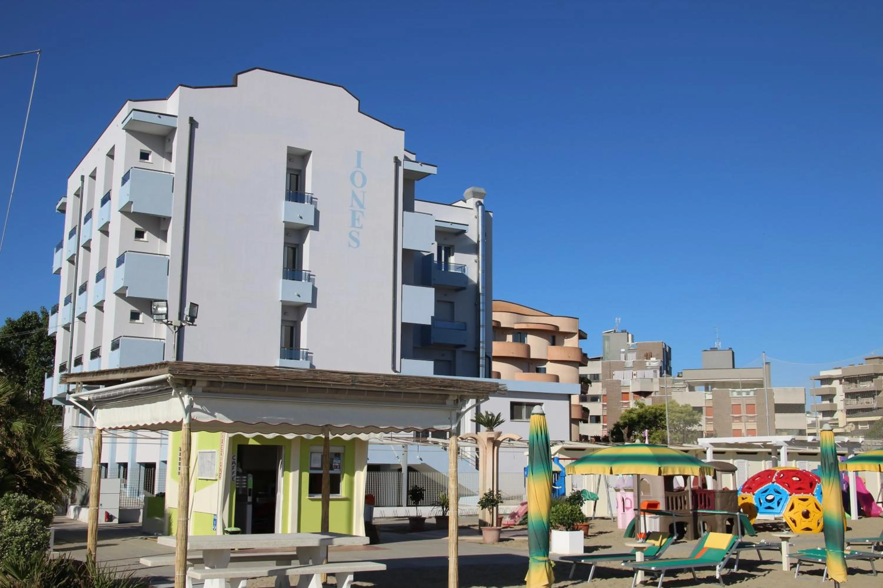 Beach in Hotel Iones