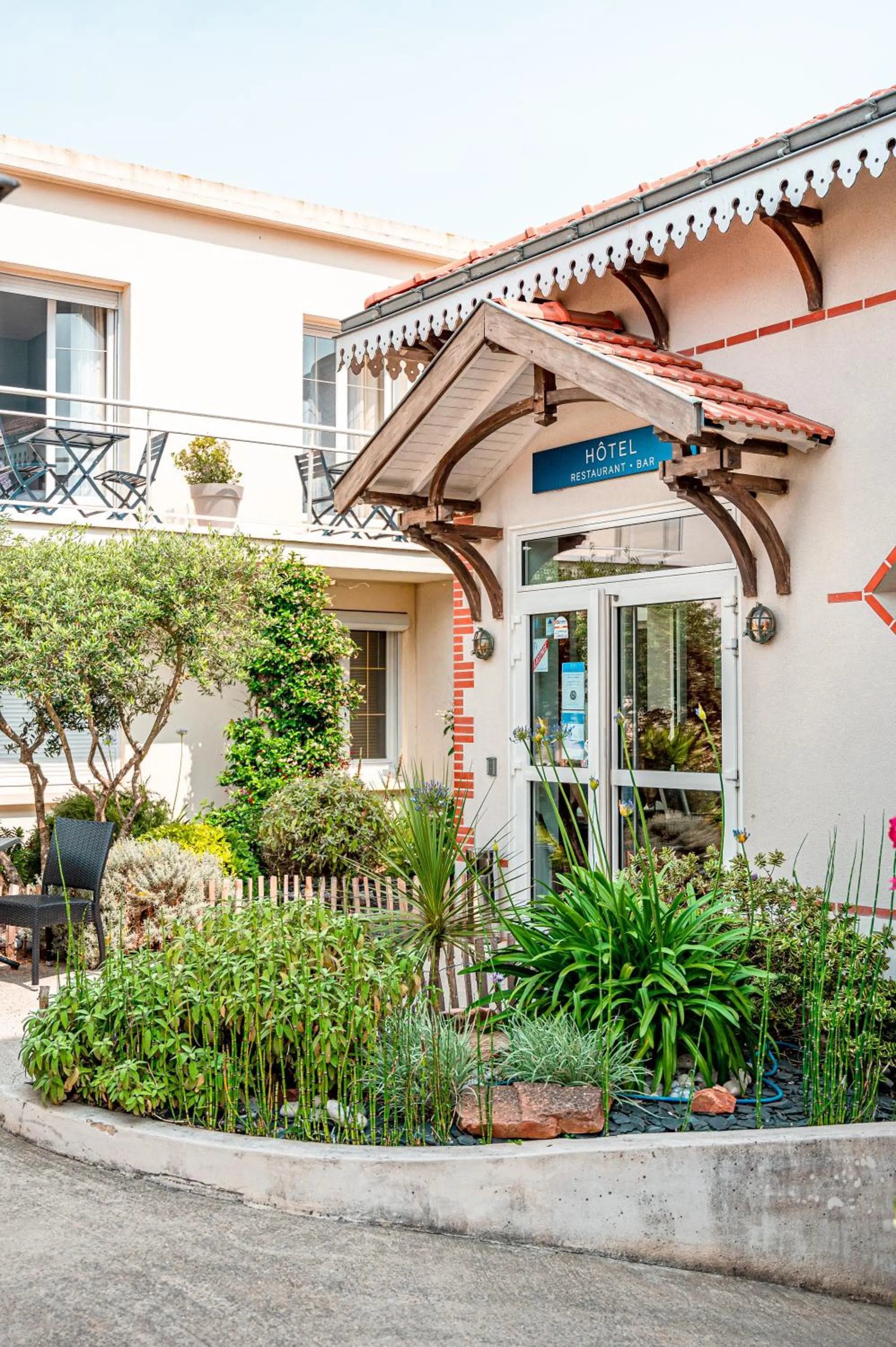 Property building in Hôtel de charme & SPA Le Grand Large