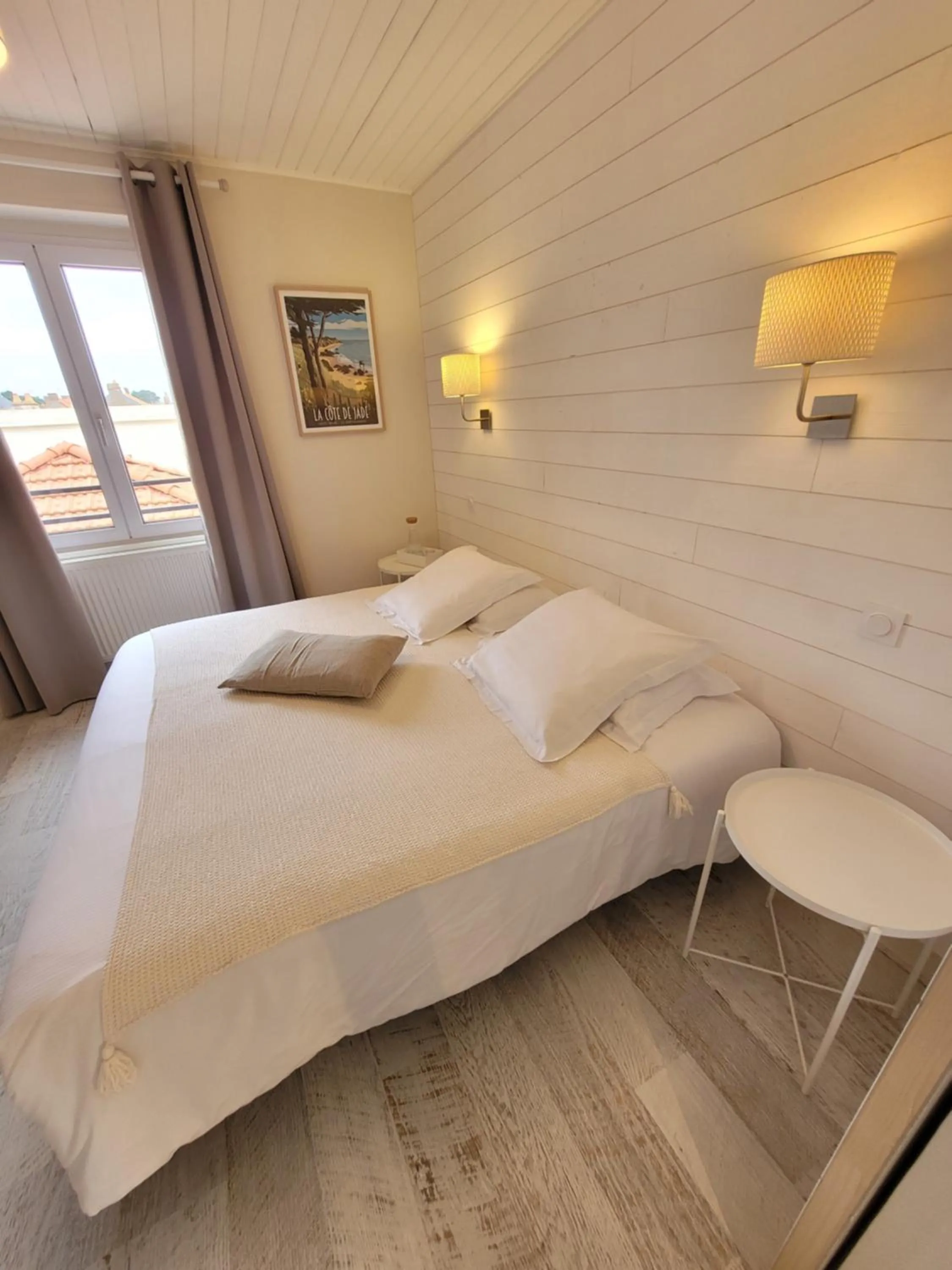 Bed in Hôtel de charme & SPA Le Grand Large