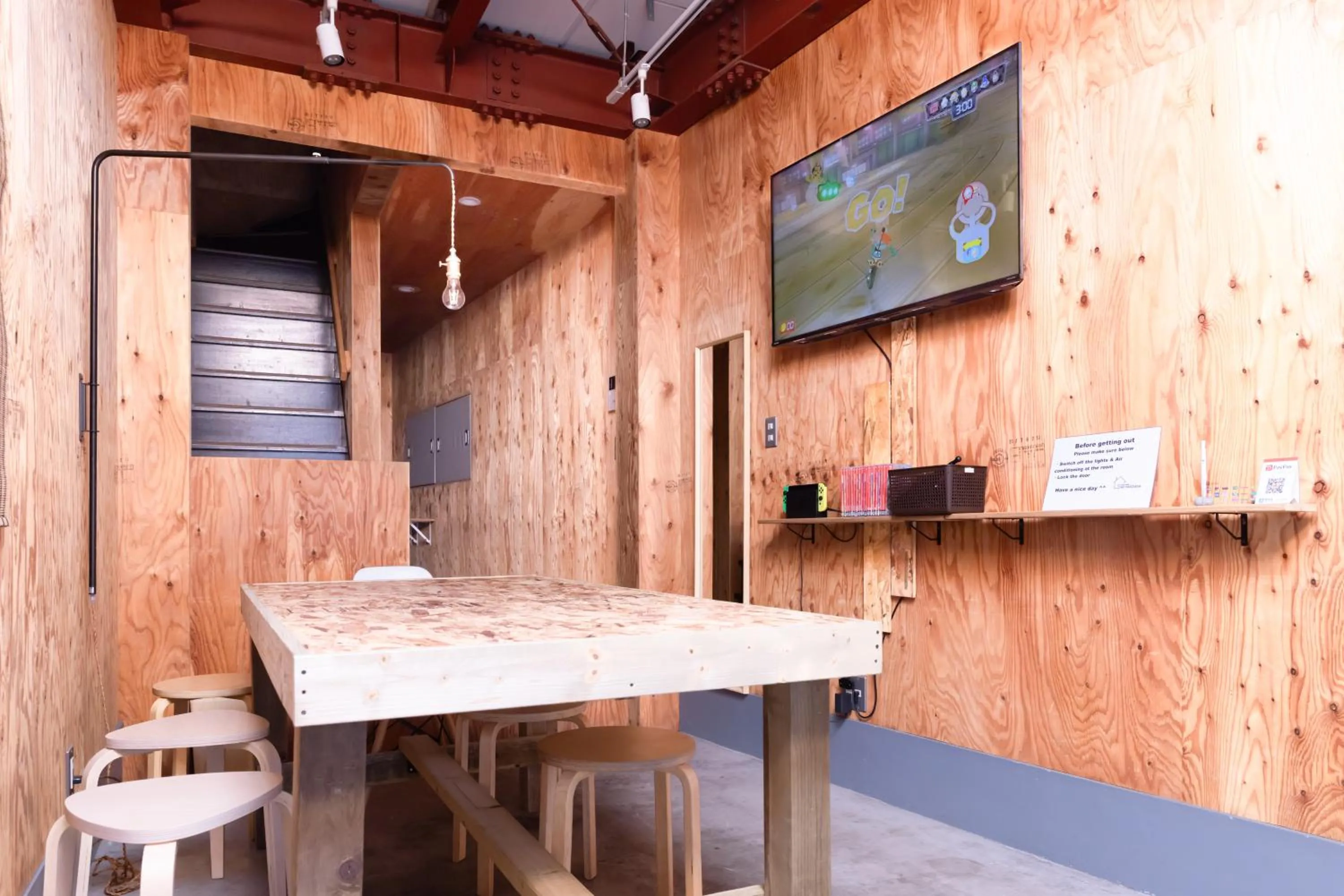 Communal lounge/ TV room in Vacation"Ninja"house Secretbase near Asakusa