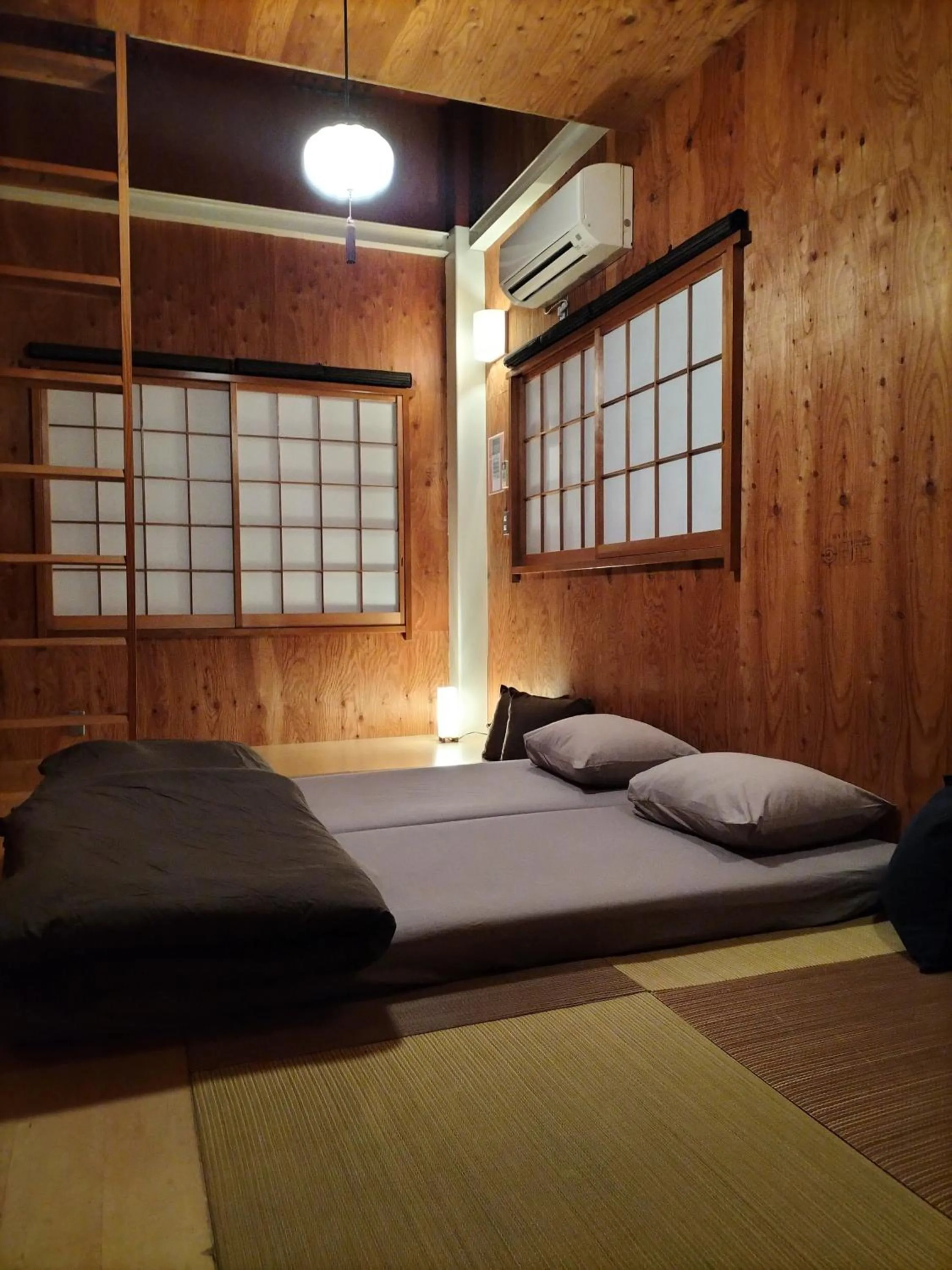Bedroom, Bed in Vacation"Ninja"house Secretbase near Asakusa