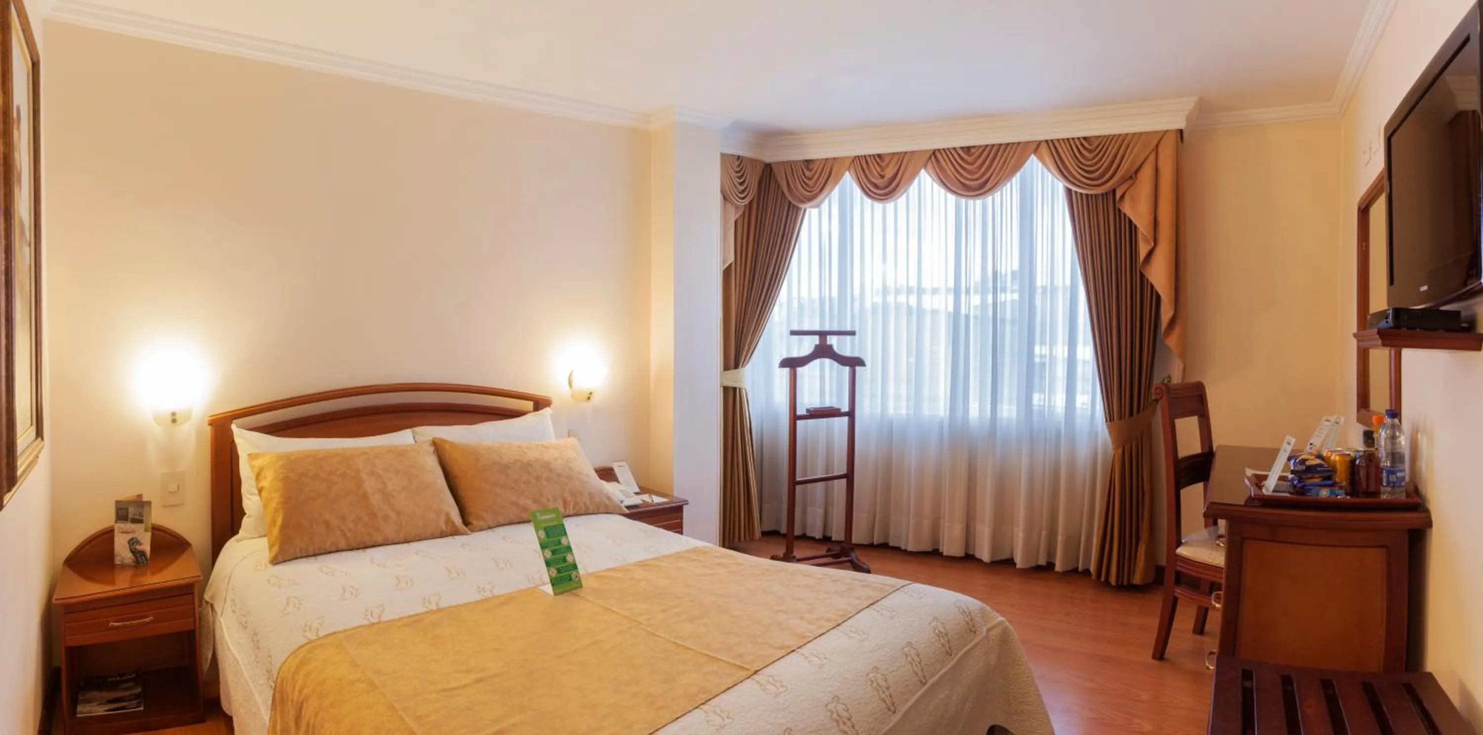 Photo of the whole room, Bed in Hotel Fernando Plaza