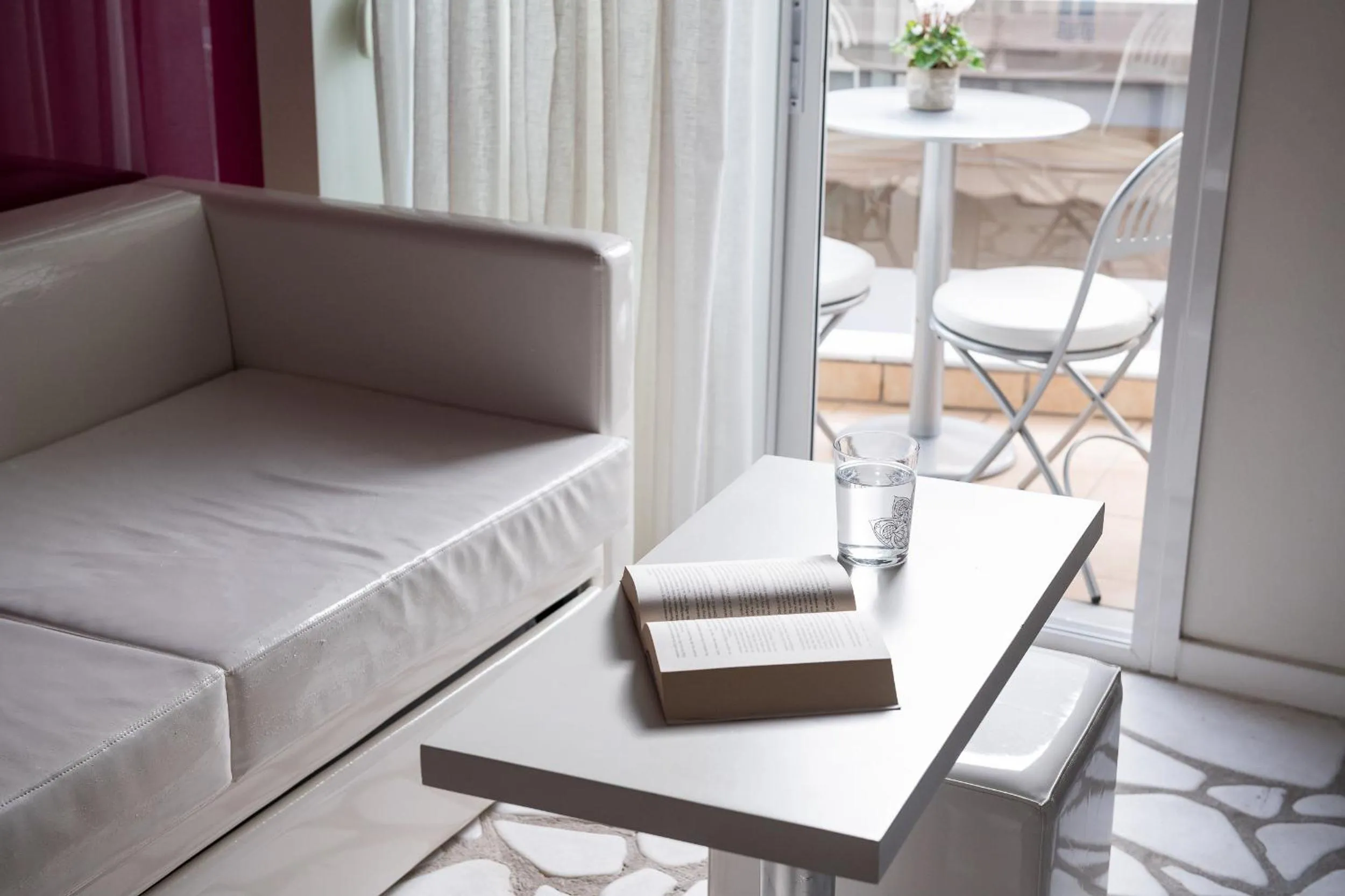 Balcony/Terrace, Bed in Afrodite Suites