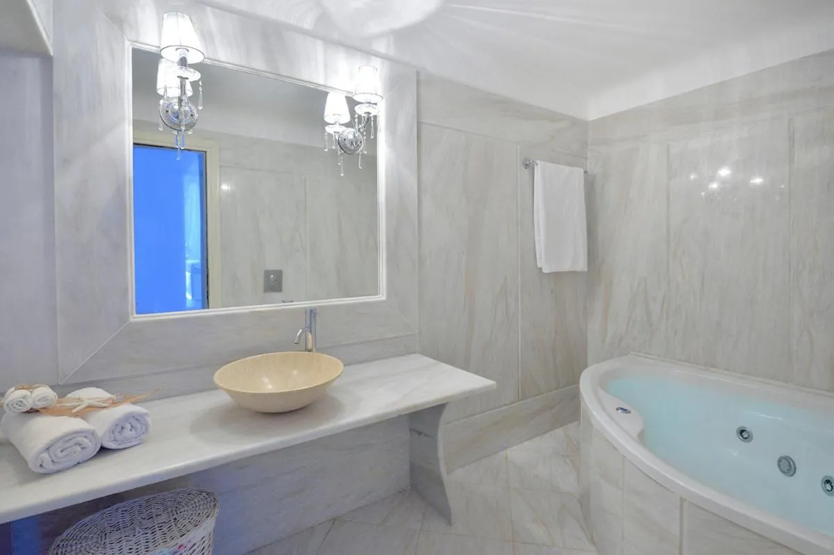 Hot Tub in Mykonos Dream Villas