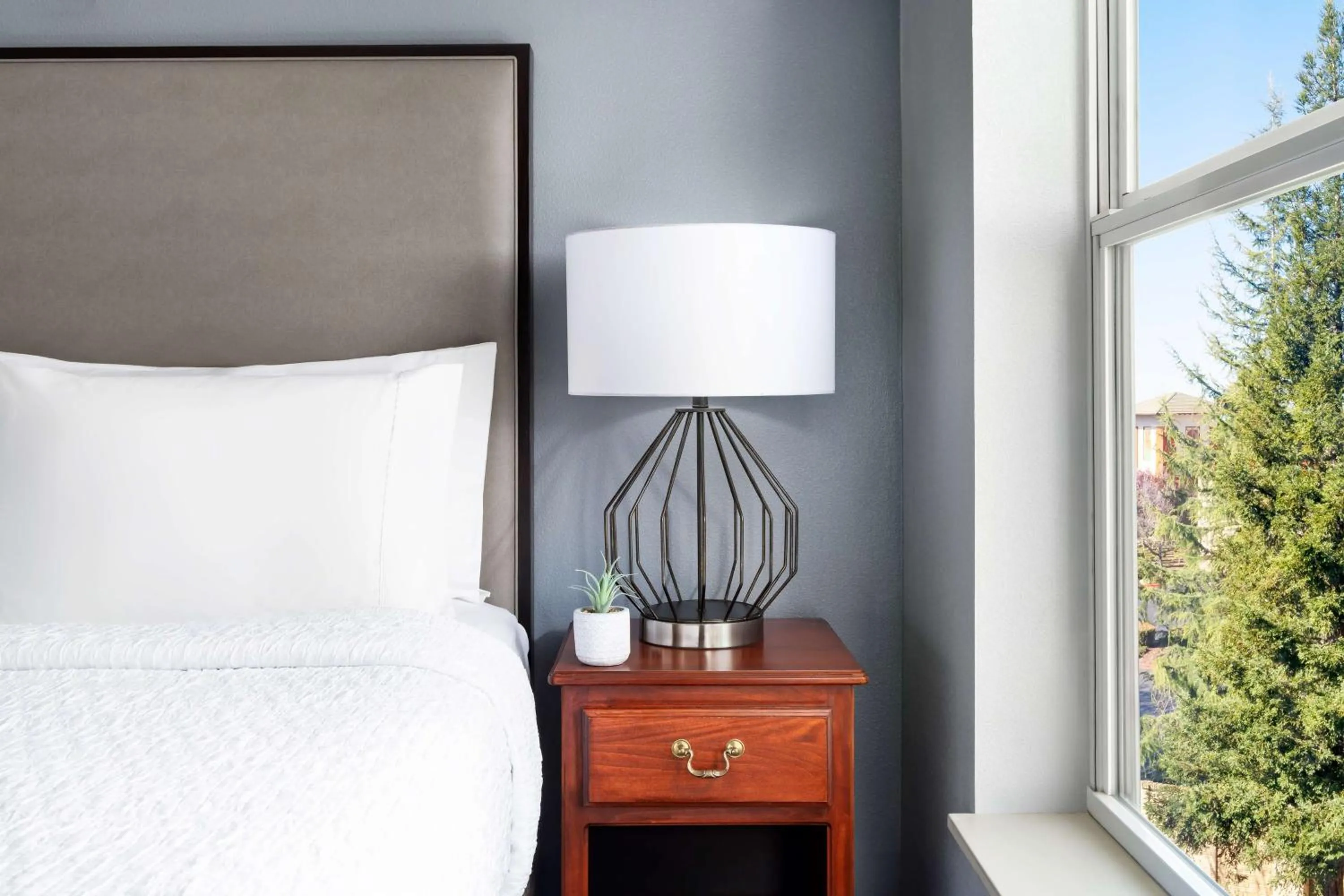 Bed in Homewood Suites by Hilton Sacramento/Roseville