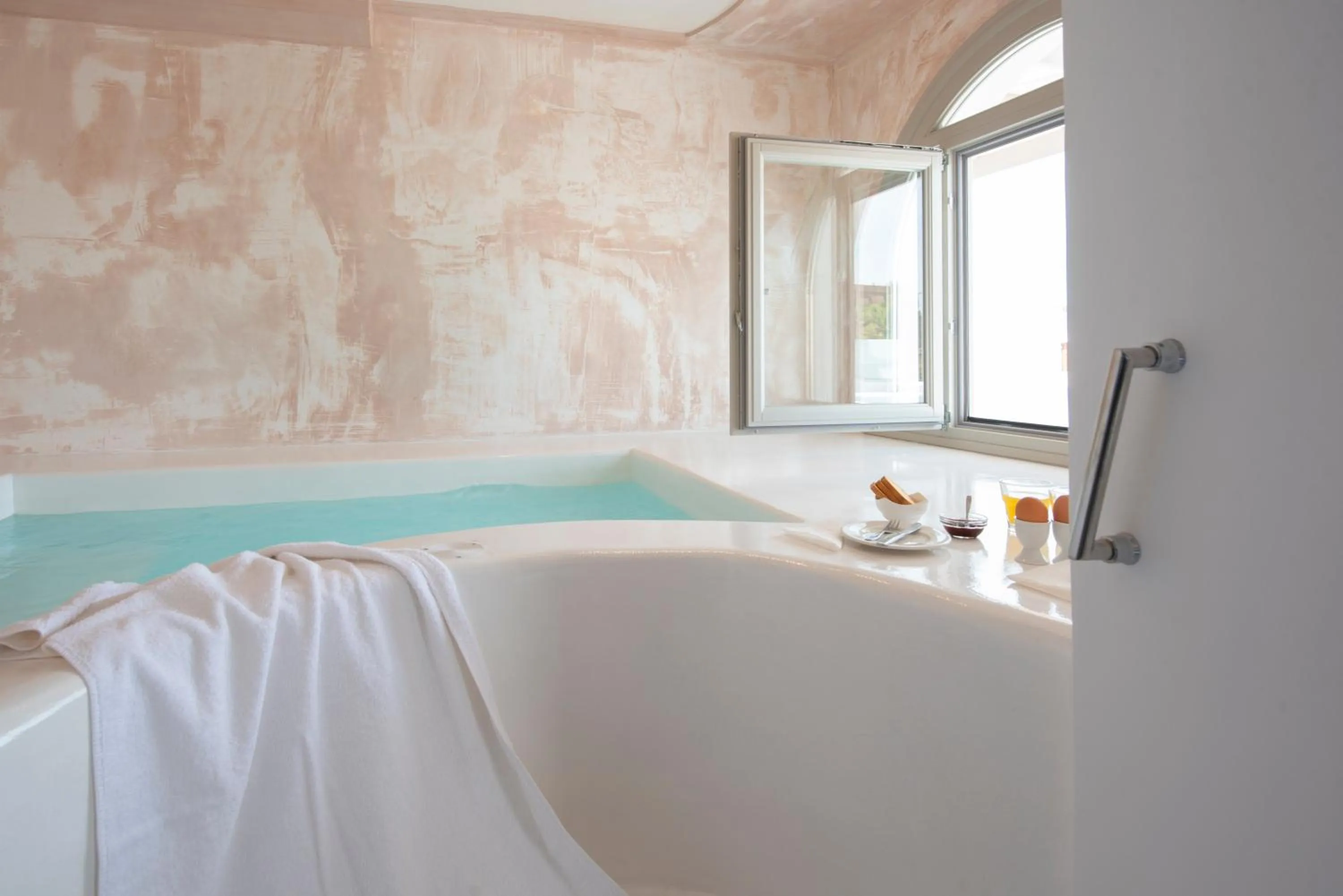 Hot Tub in Villa Galinia