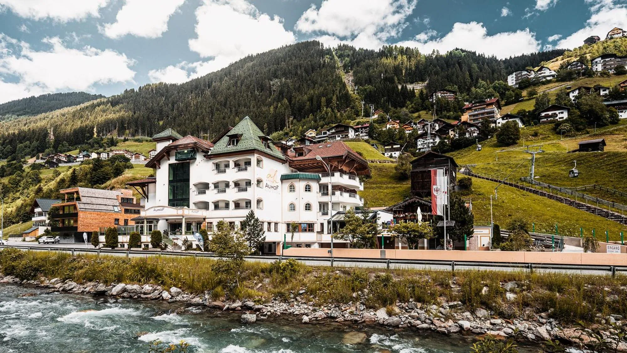 Facade/entrance in Hotel Auhof Kappl