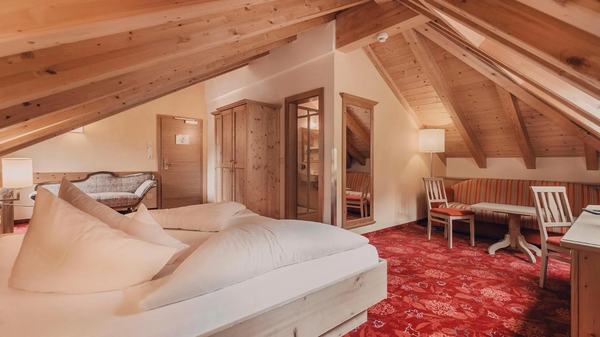 Photo of the whole room, Bed in Hotel Auhof Kappl