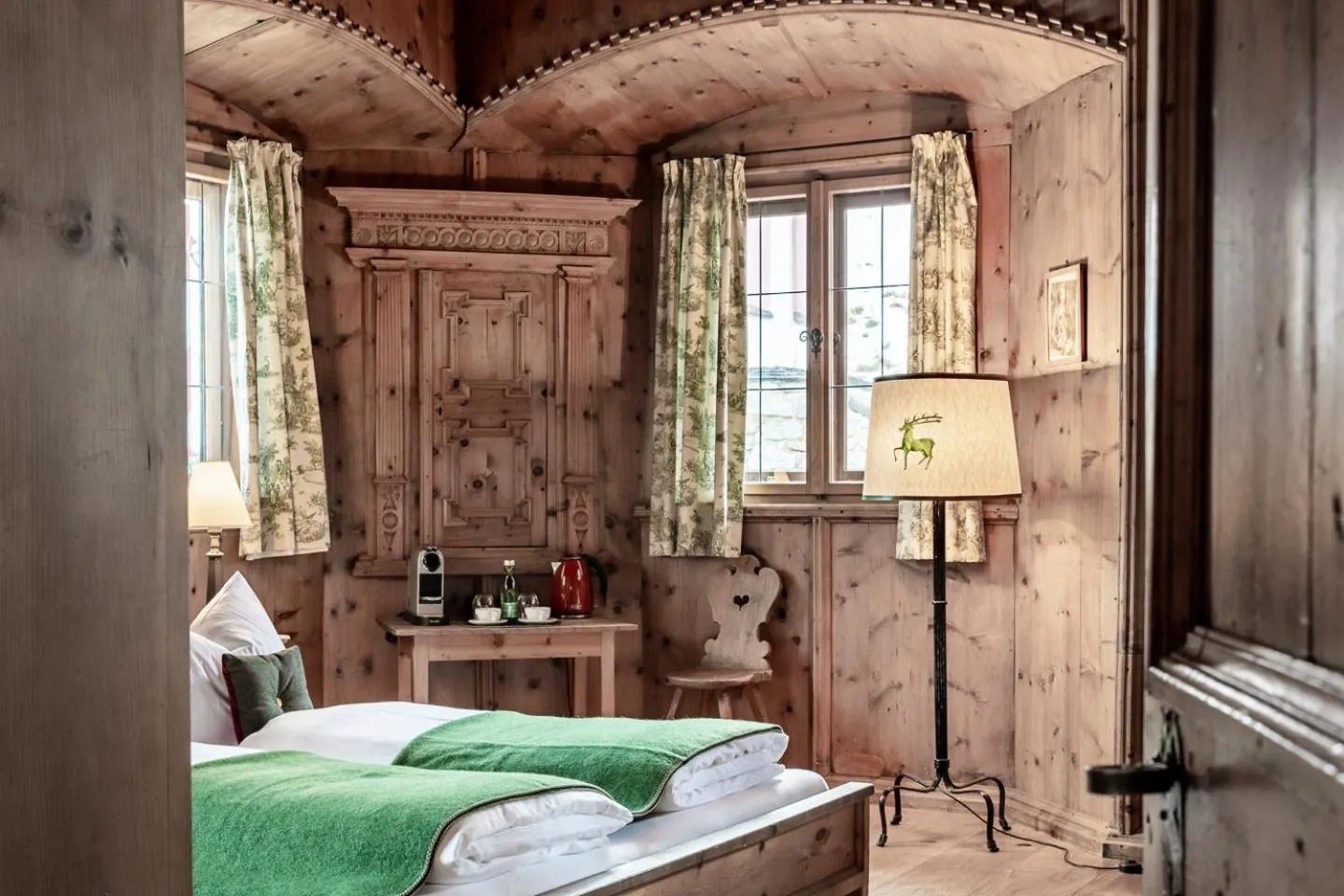 Photo of the whole room, Bed in Hotel Jagdschloss Resort