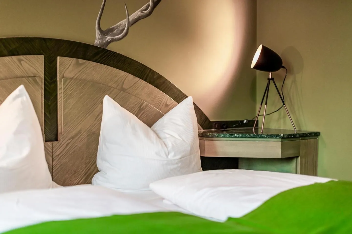 Bedroom, Bed in Hotel Jagdschloss Resort