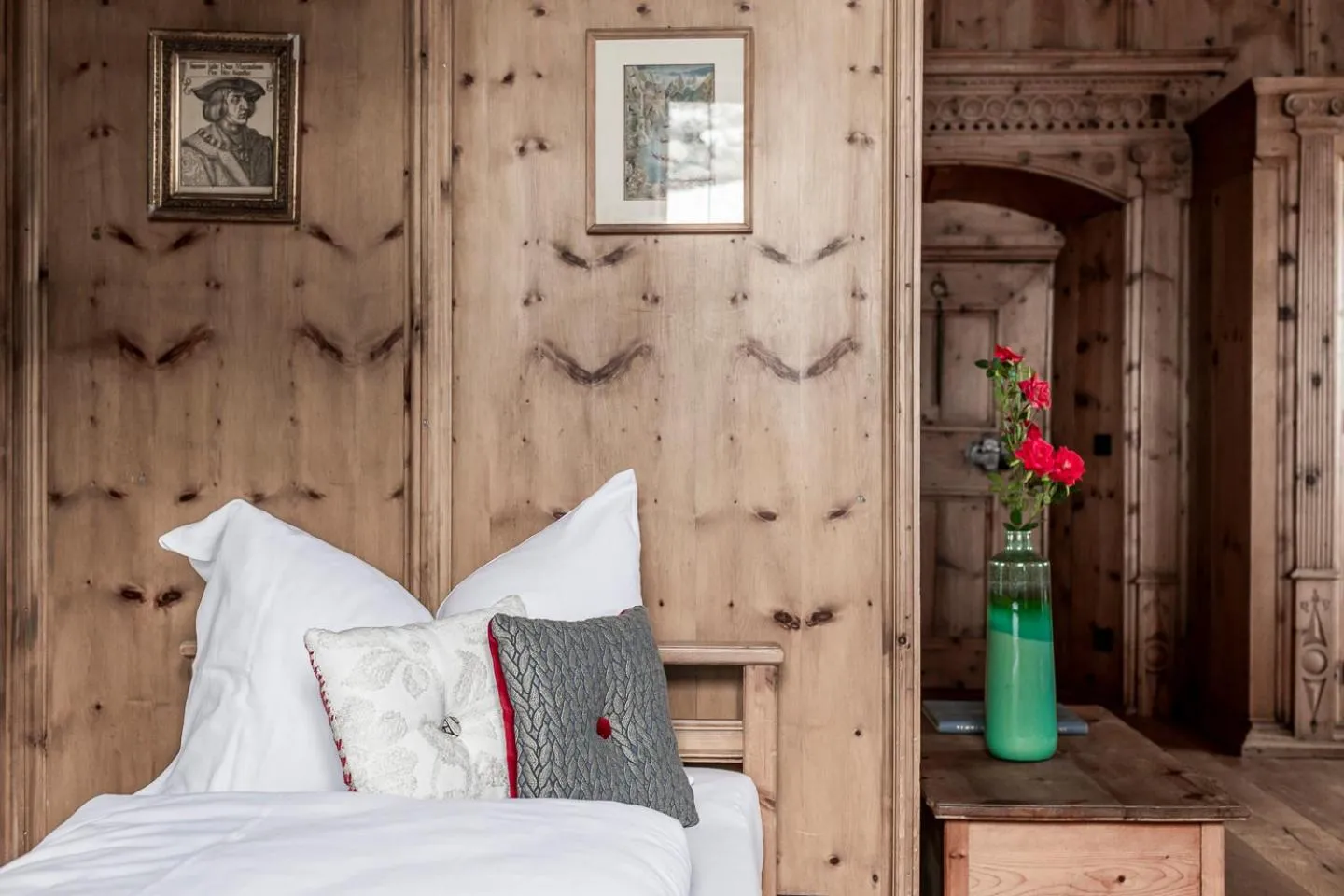 Bedroom, Bed in Hotel Jagdschloss Resort