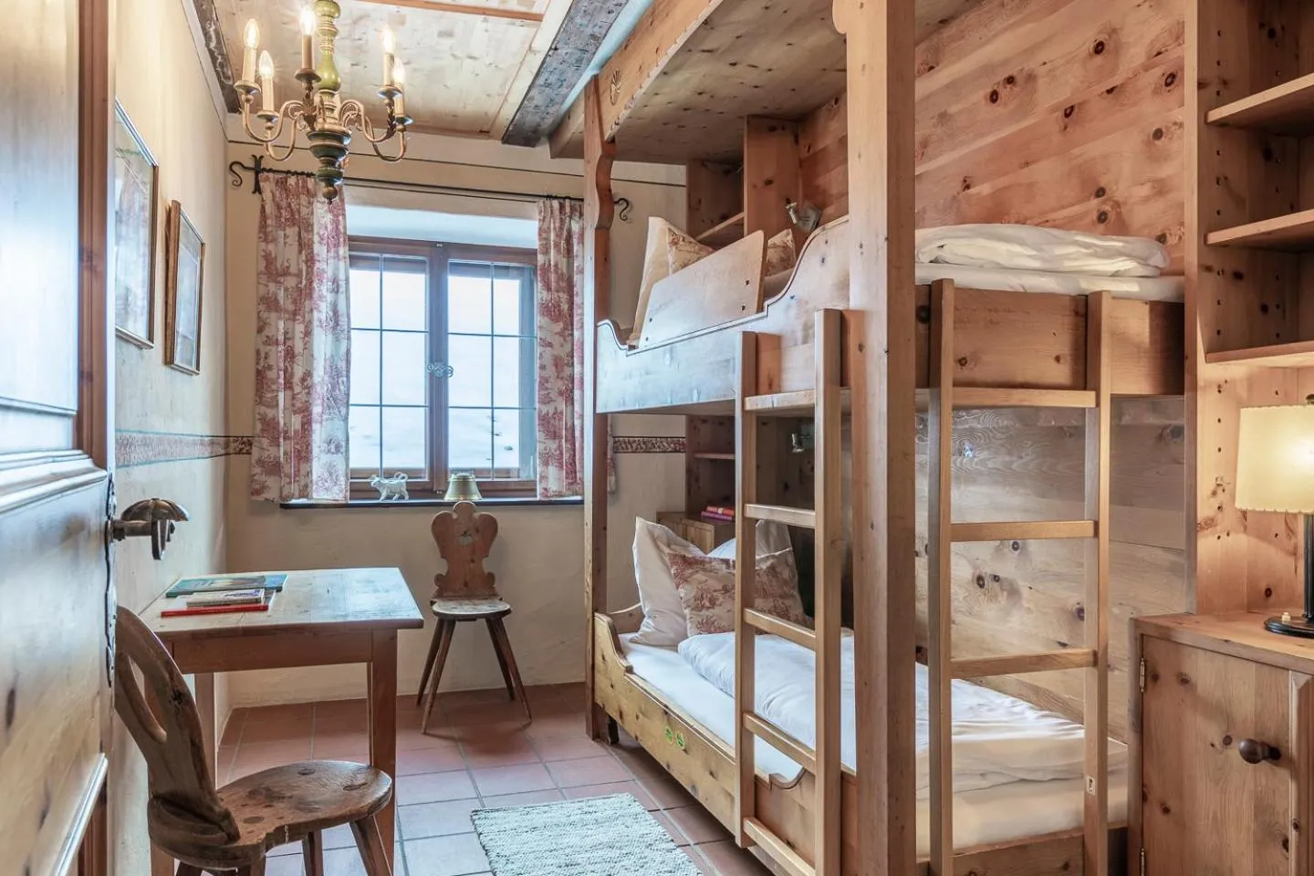 bunk bed, Bed in Hotel Jagdschloss Resort