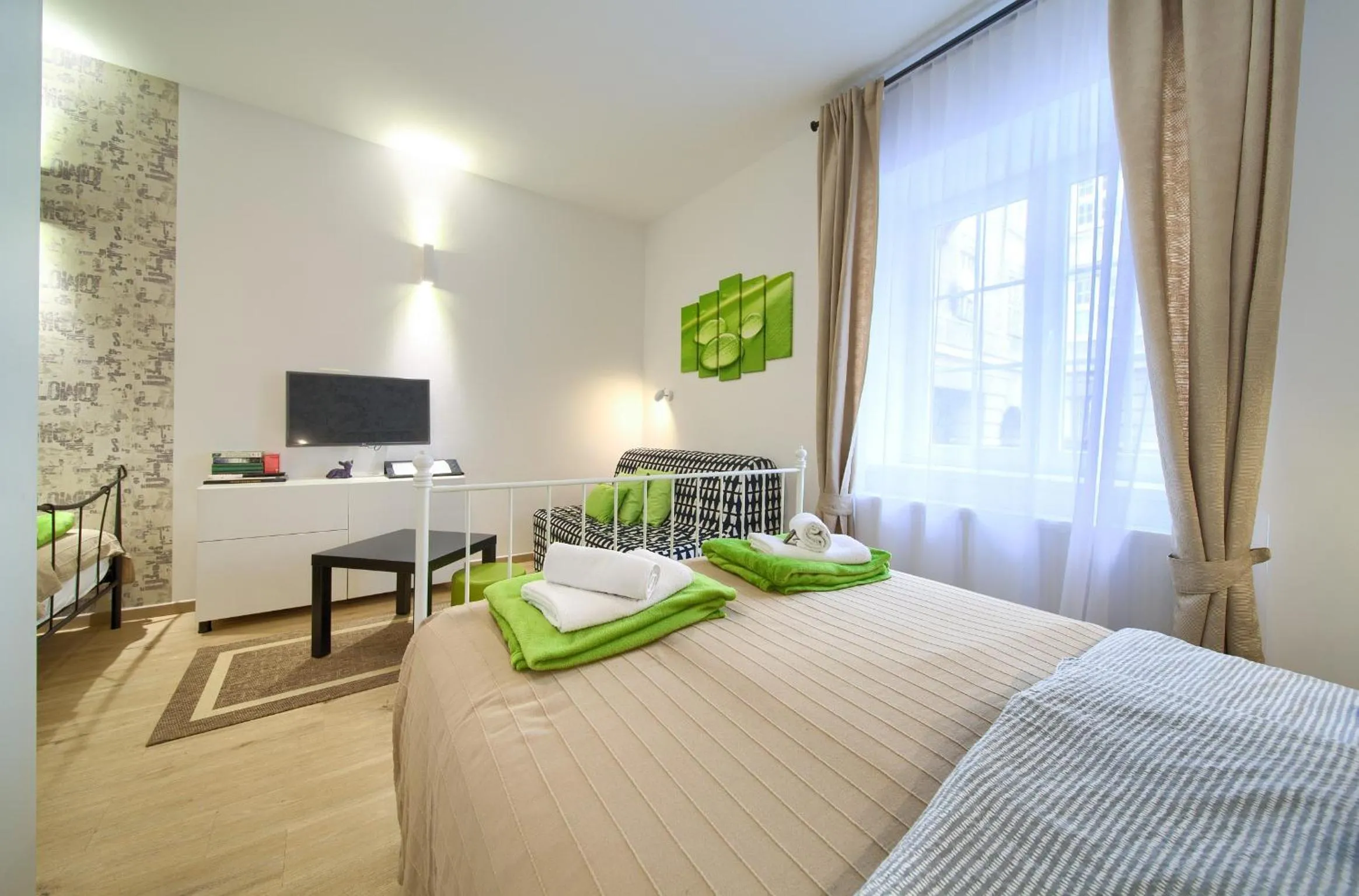 Logo apartments 5 min walk to main square