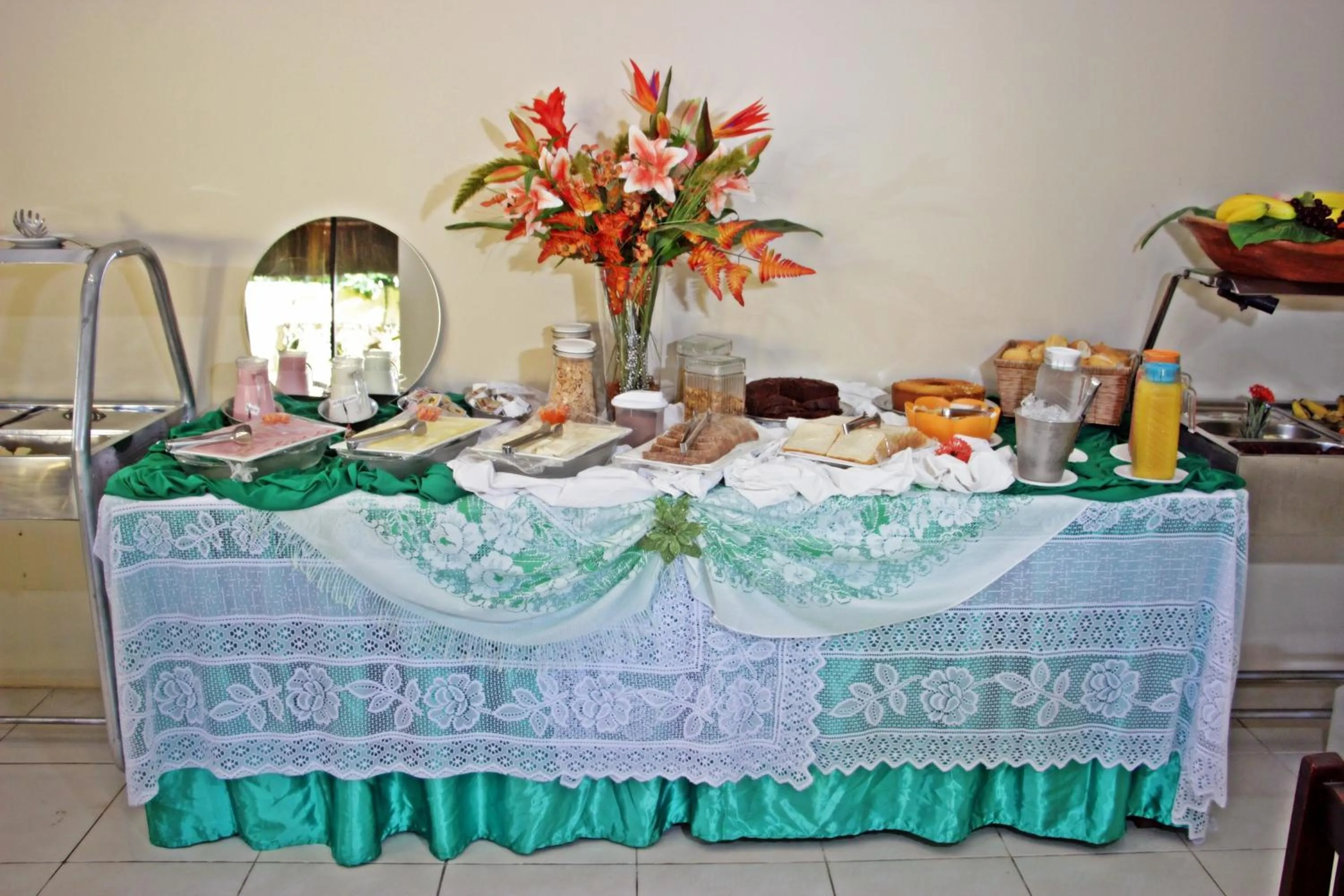 Breakfast in Pousada Vila do Porto