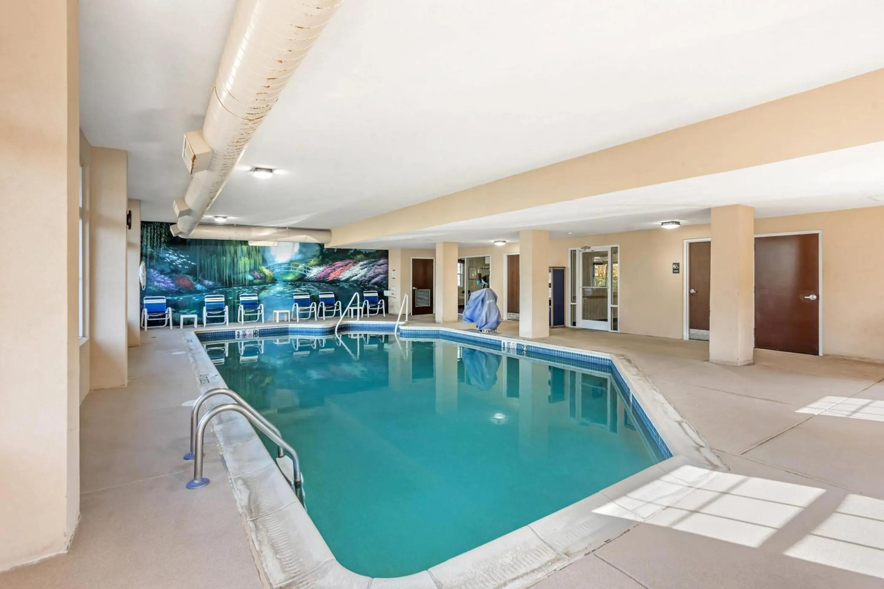 Swimming pool in Quality Inn Gettysburg Battlefield