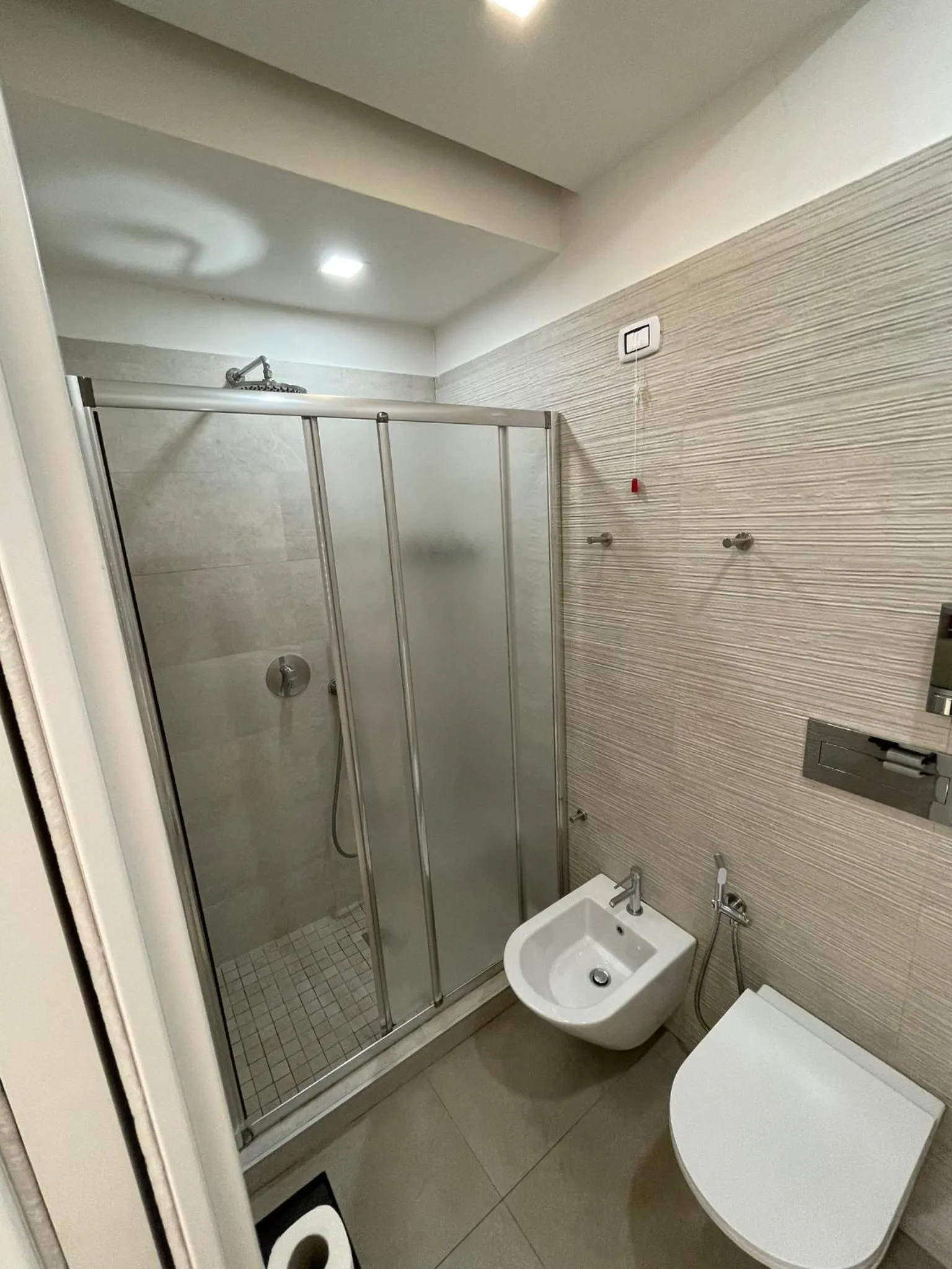 Shower in Terrazza Aragon Room and SPA