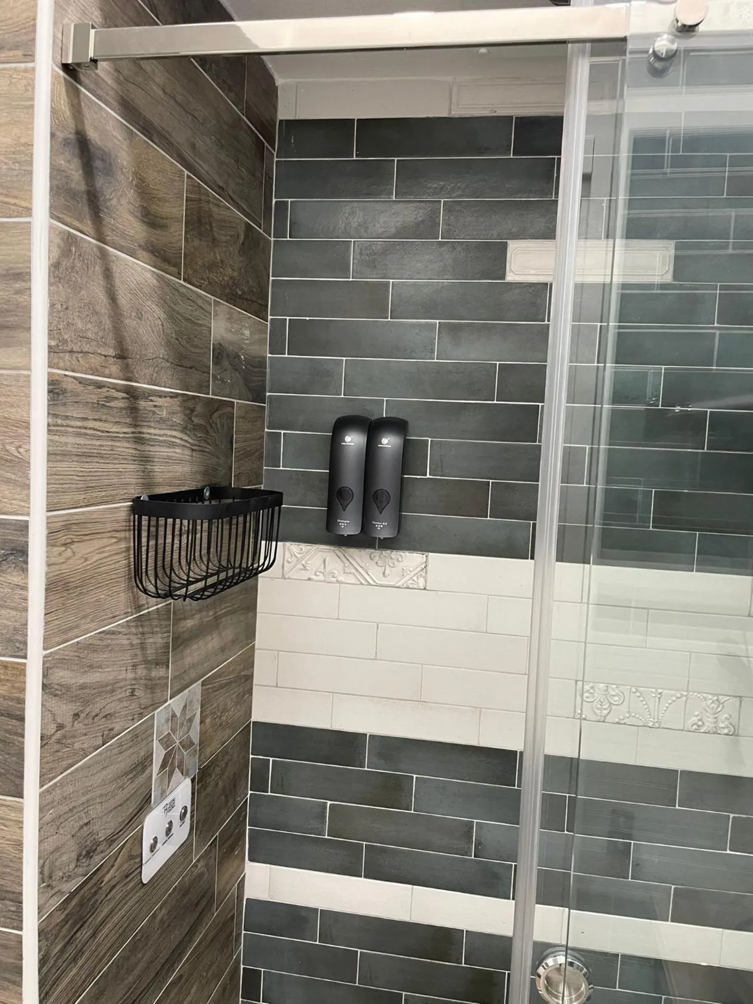 Shower in Terrazza Aragon Room and SPA