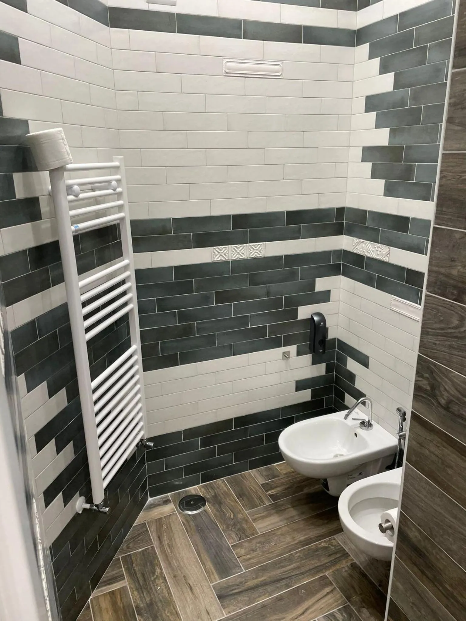 Bathroom in Terrazza Aragon Room and SPA