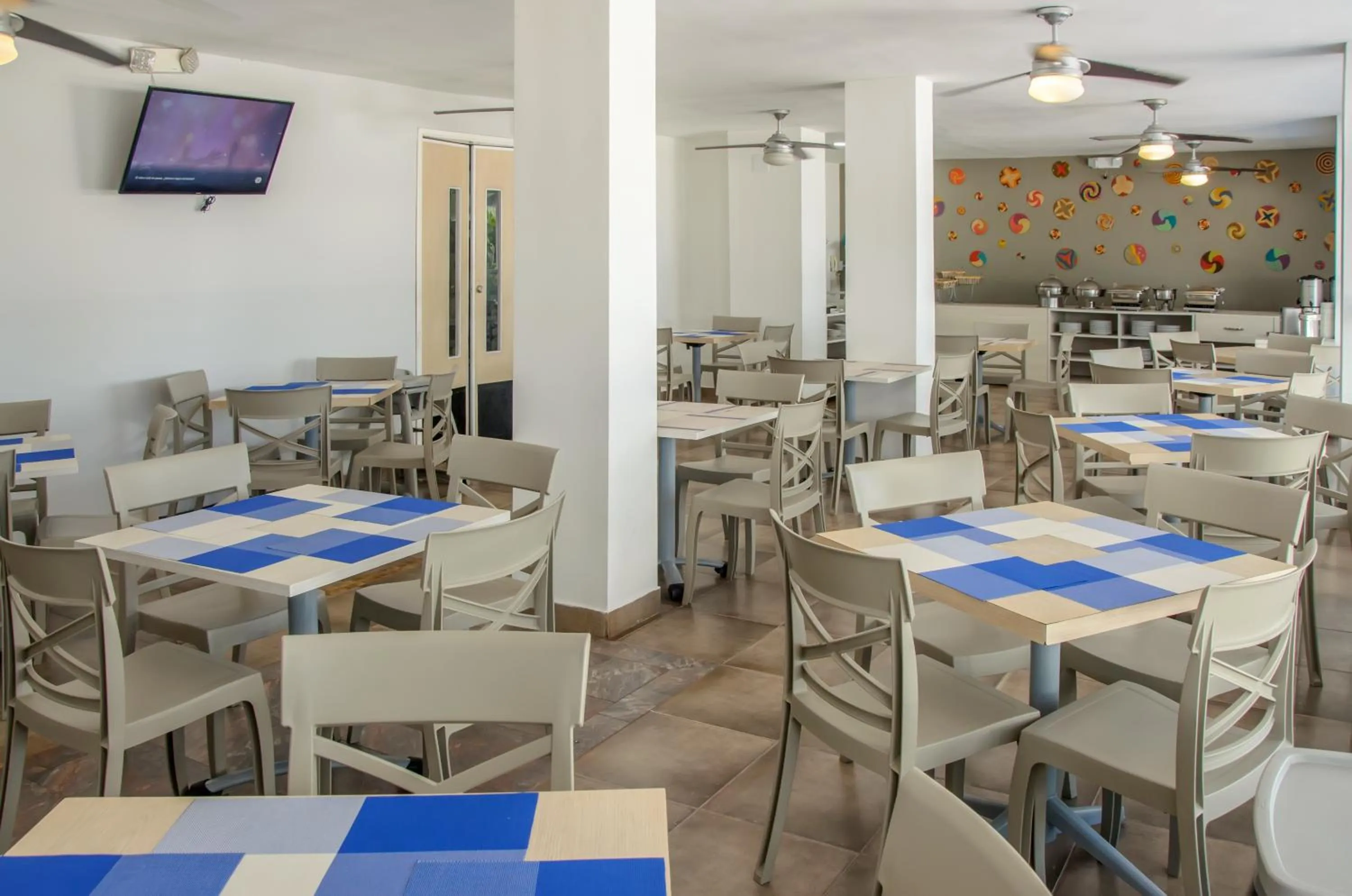 Dining area in Hotel Be La Sierra