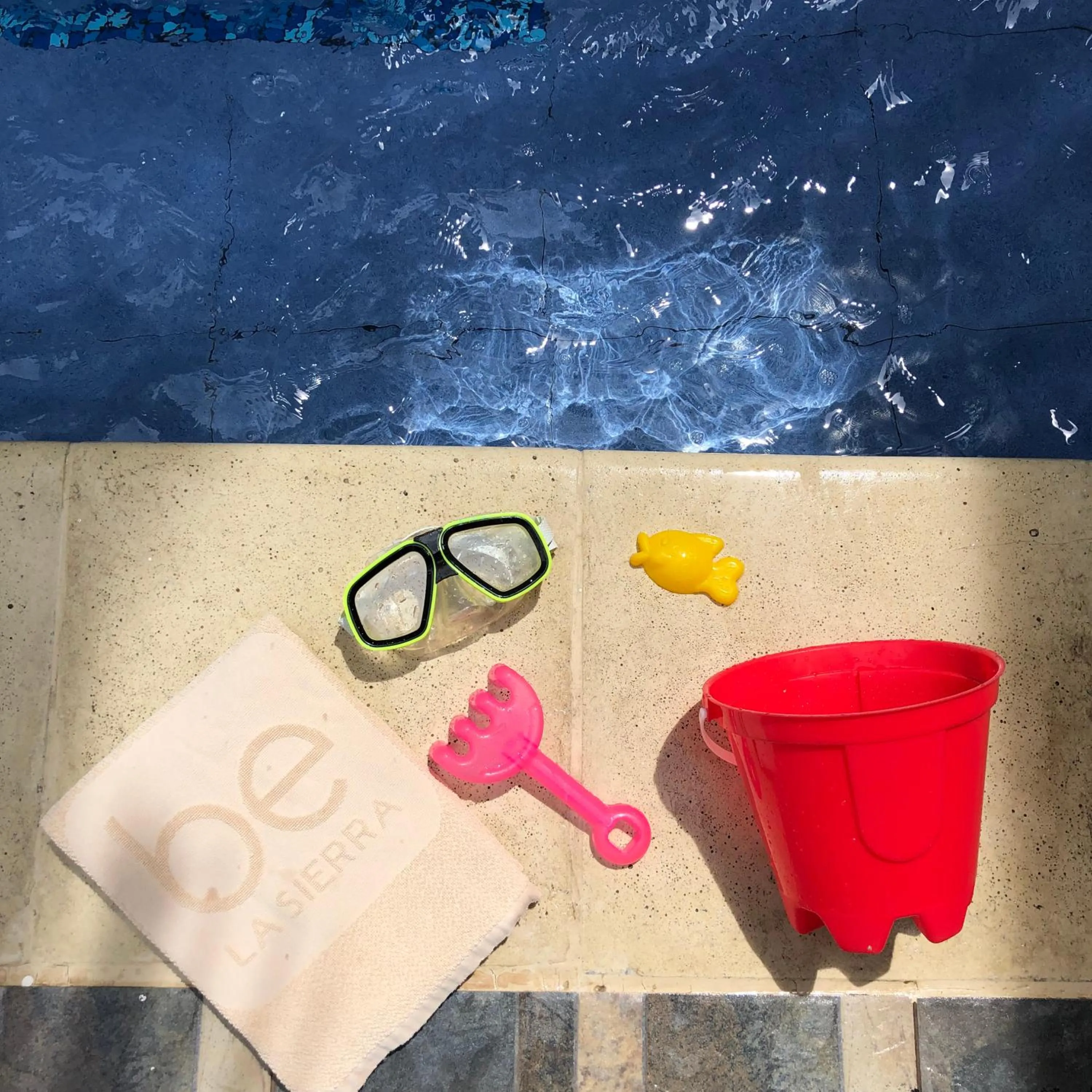 Swimming pool in Hotel Be La Sierra