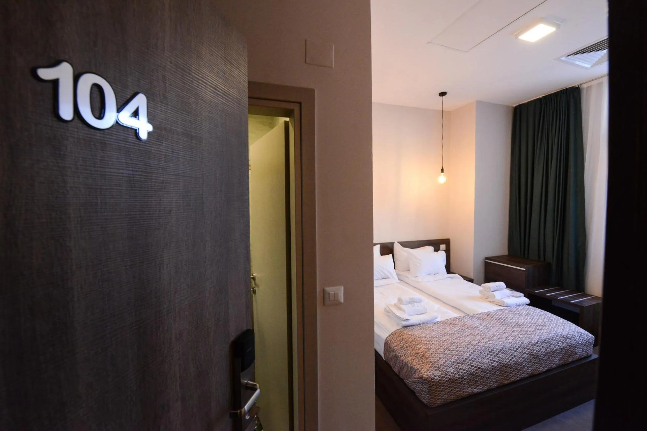 Bed in Hotel Cara 28