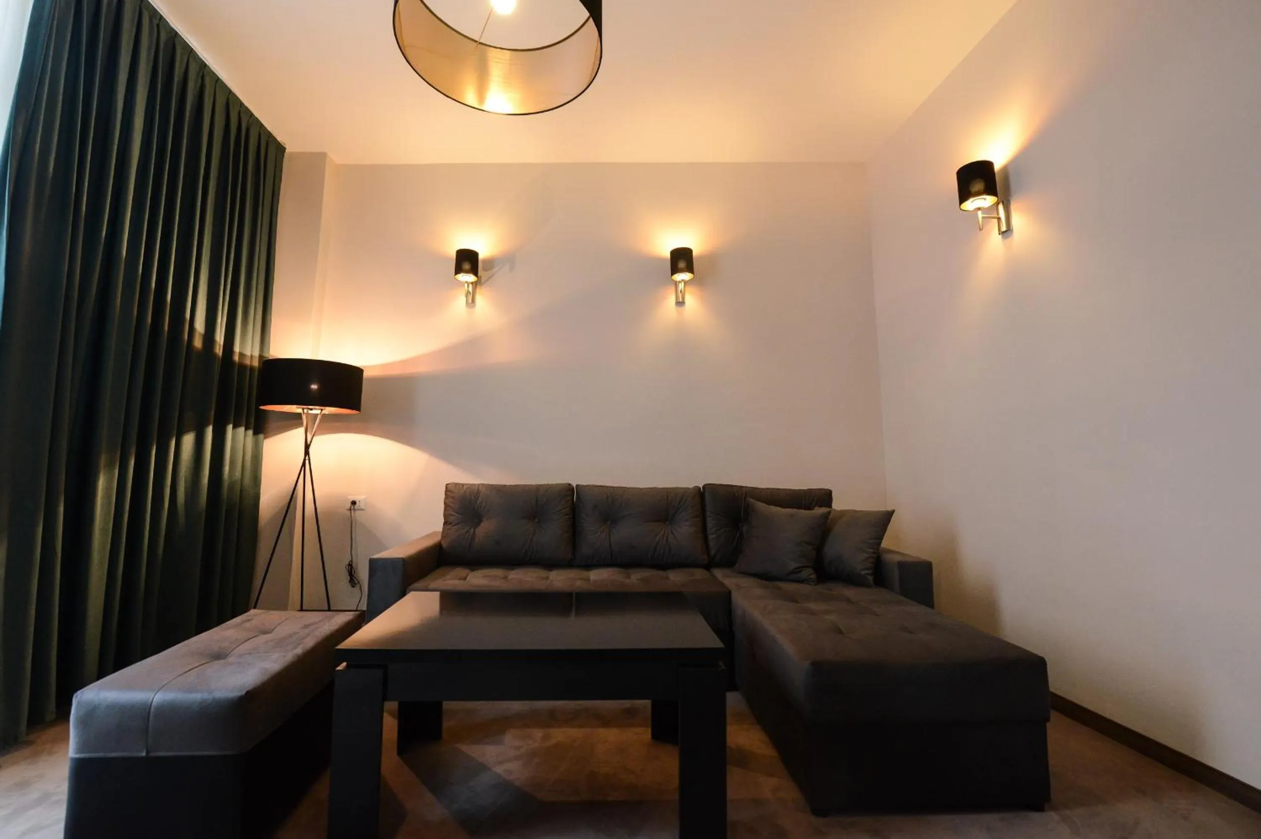 Nightclub / DJ in Hotel Cara 28