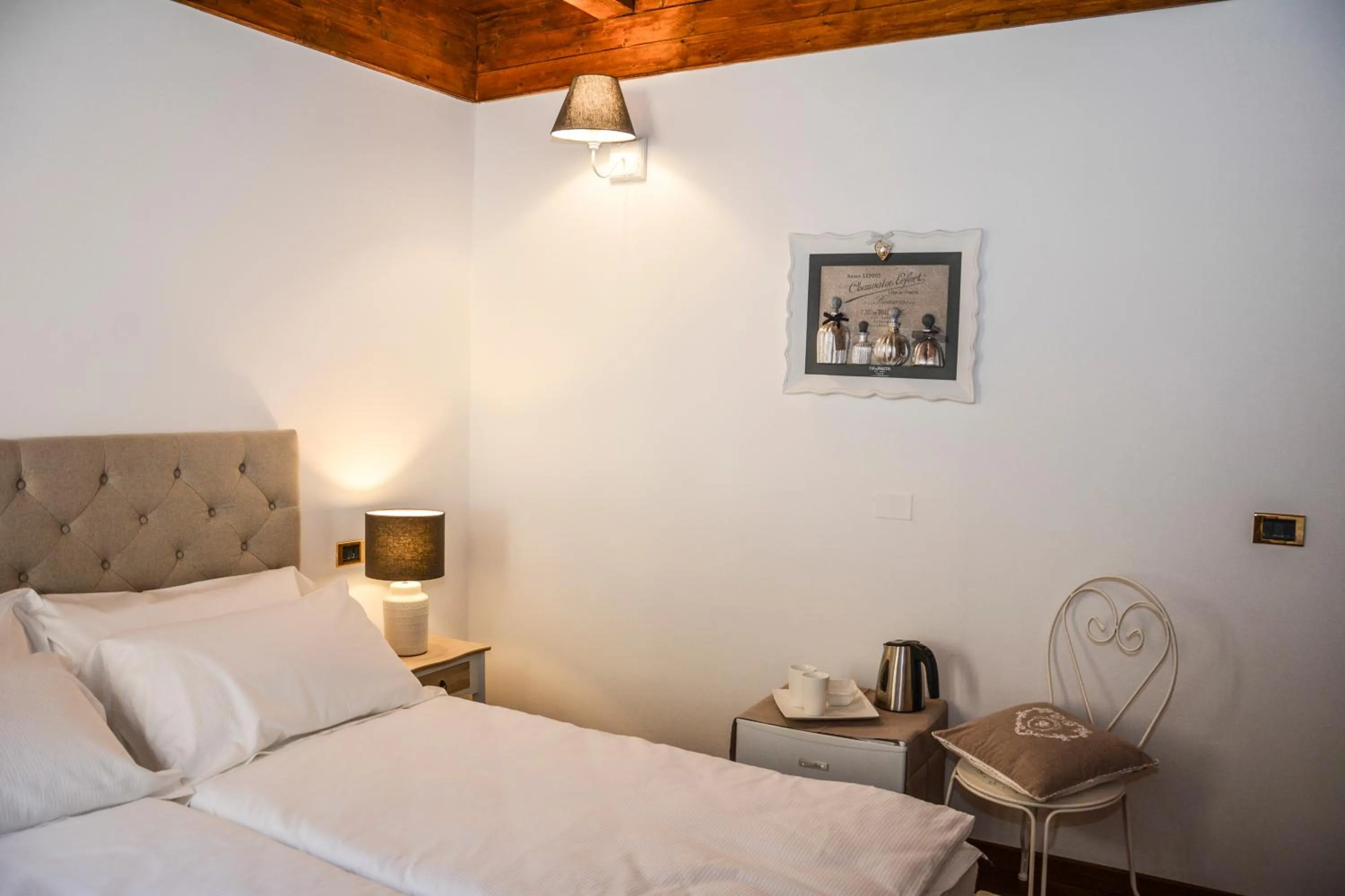 Photo of the whole room, Bed in Villa degli Olivi Relais