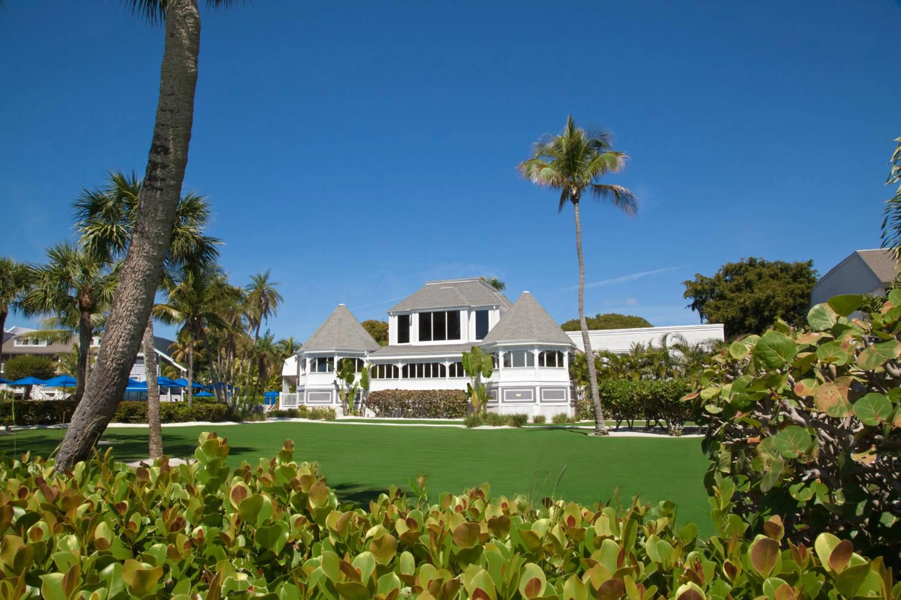 Restaurant/places to eat in Casa Ybel Resort