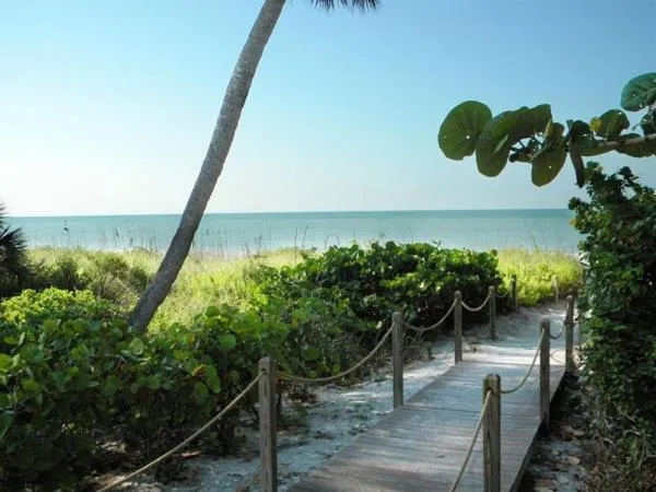 Beach in Casa Ybel Resort