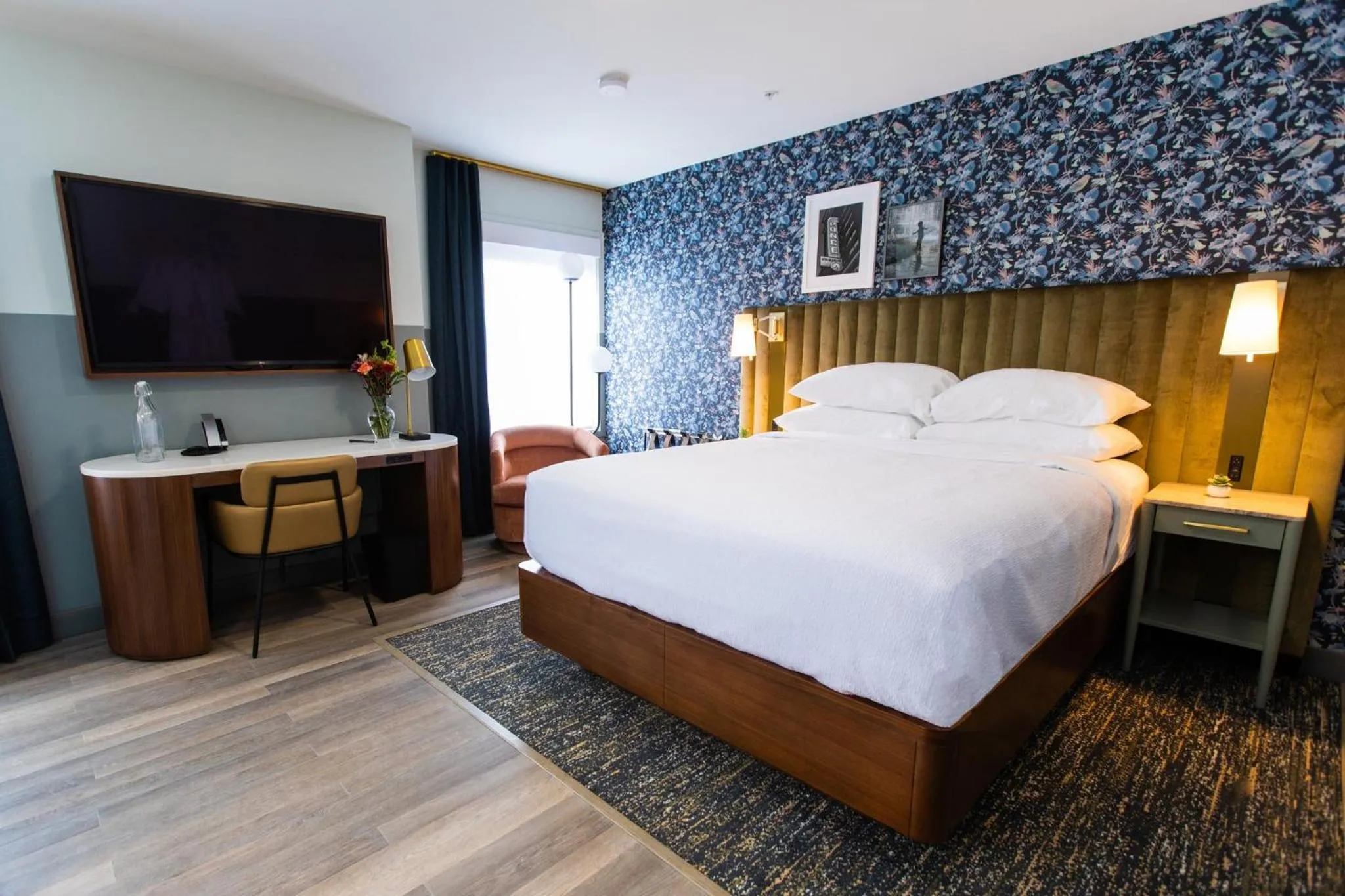 Photo of the whole room, Bed in voco The Darwin - Atlanta Midtown by IHG