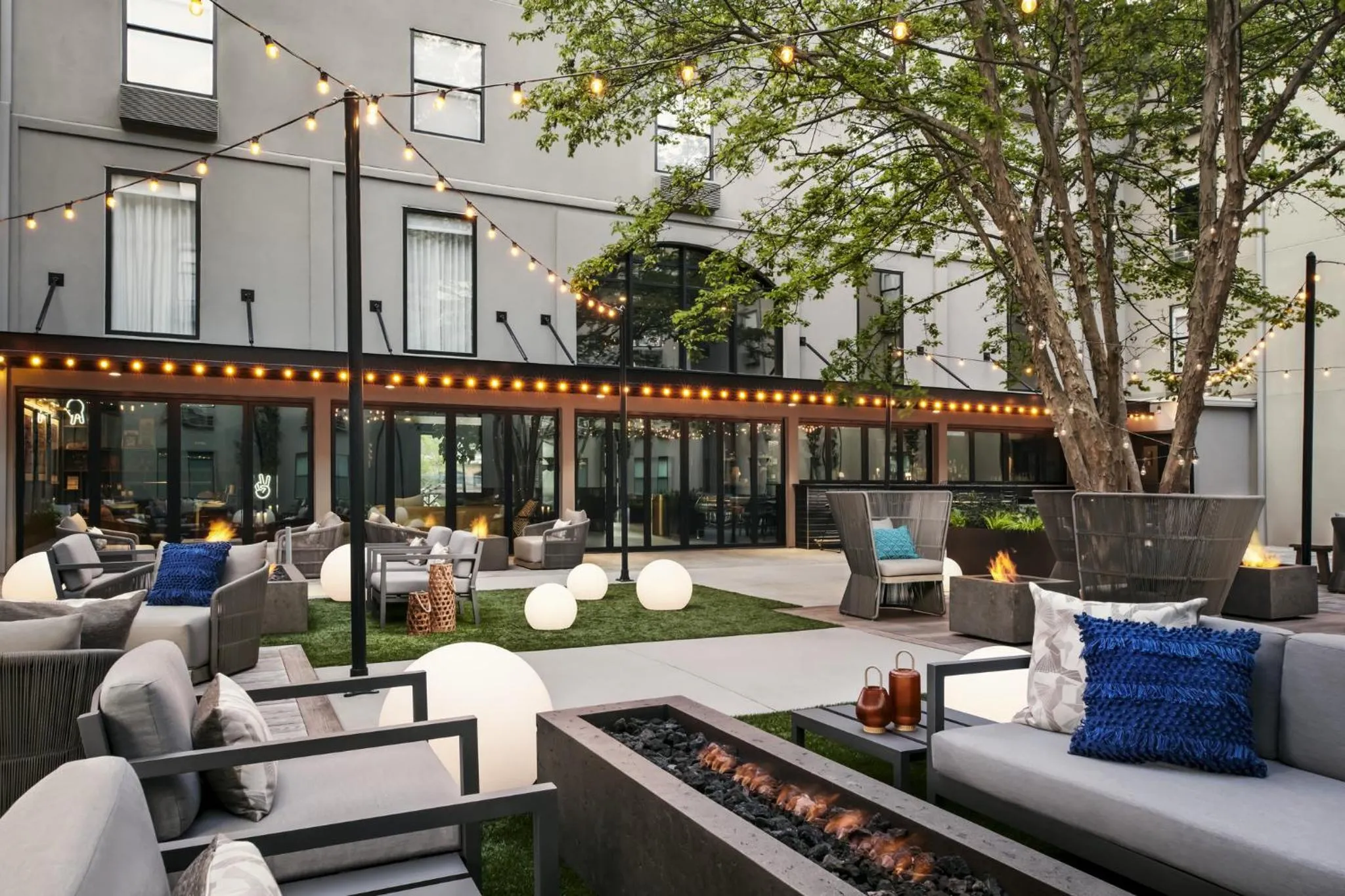 Lobby or reception in voco The Darwin - Atlanta Midtown by IHG