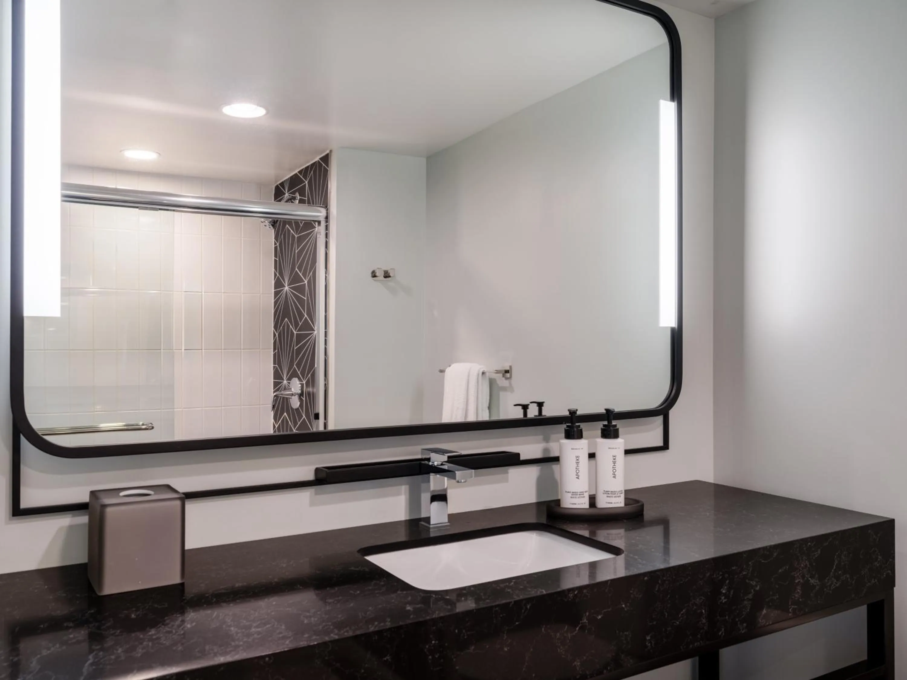 Photo of the whole room in voco The Darwin - Atlanta Midtown by IHG