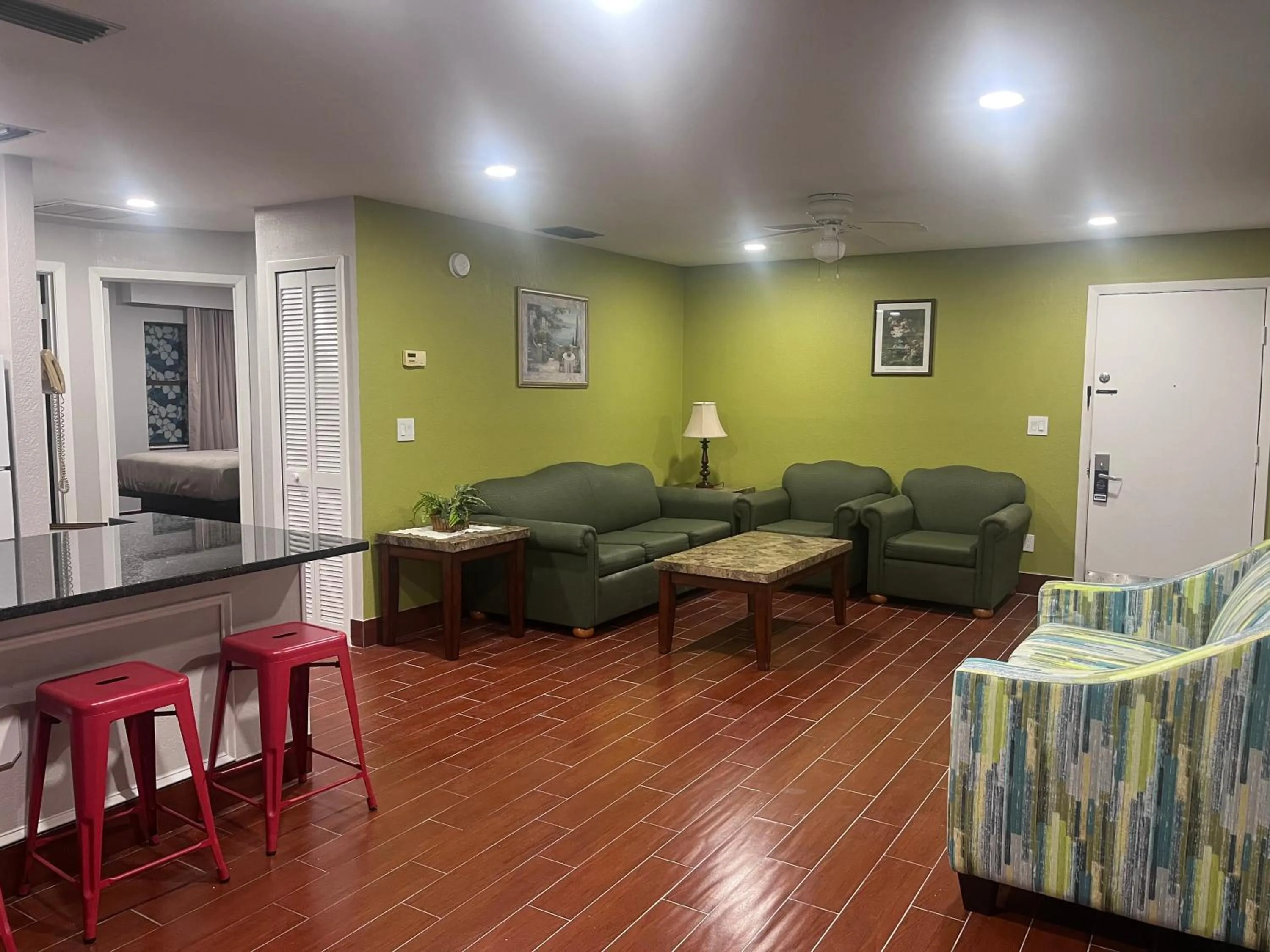 Living room in Travelodge by Wyndham Hotel & Cottages St Augustine - Historic