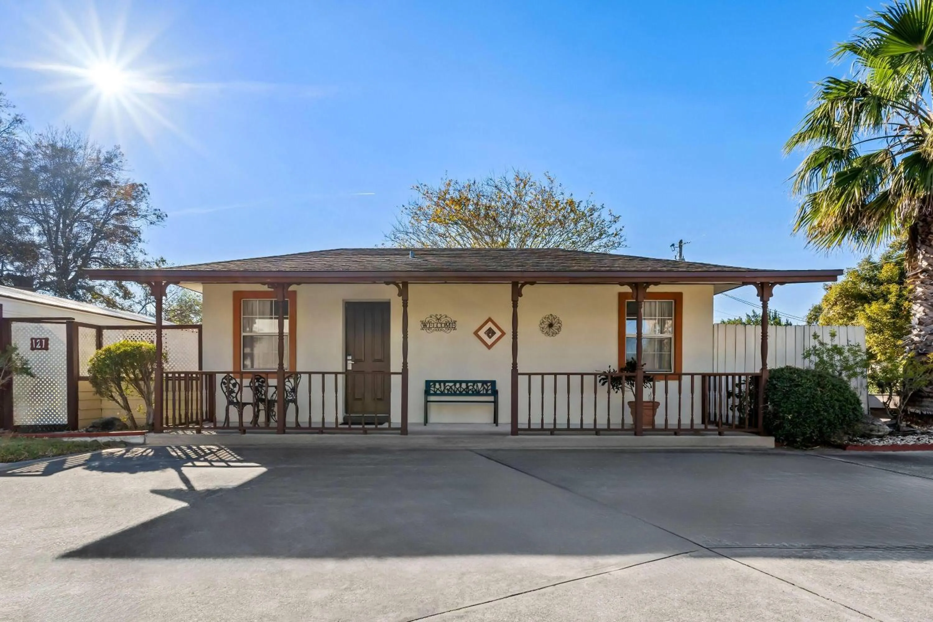 Photo of the whole room in Travelodge by Wyndham Hotel & Cottages St Augustine - Historic