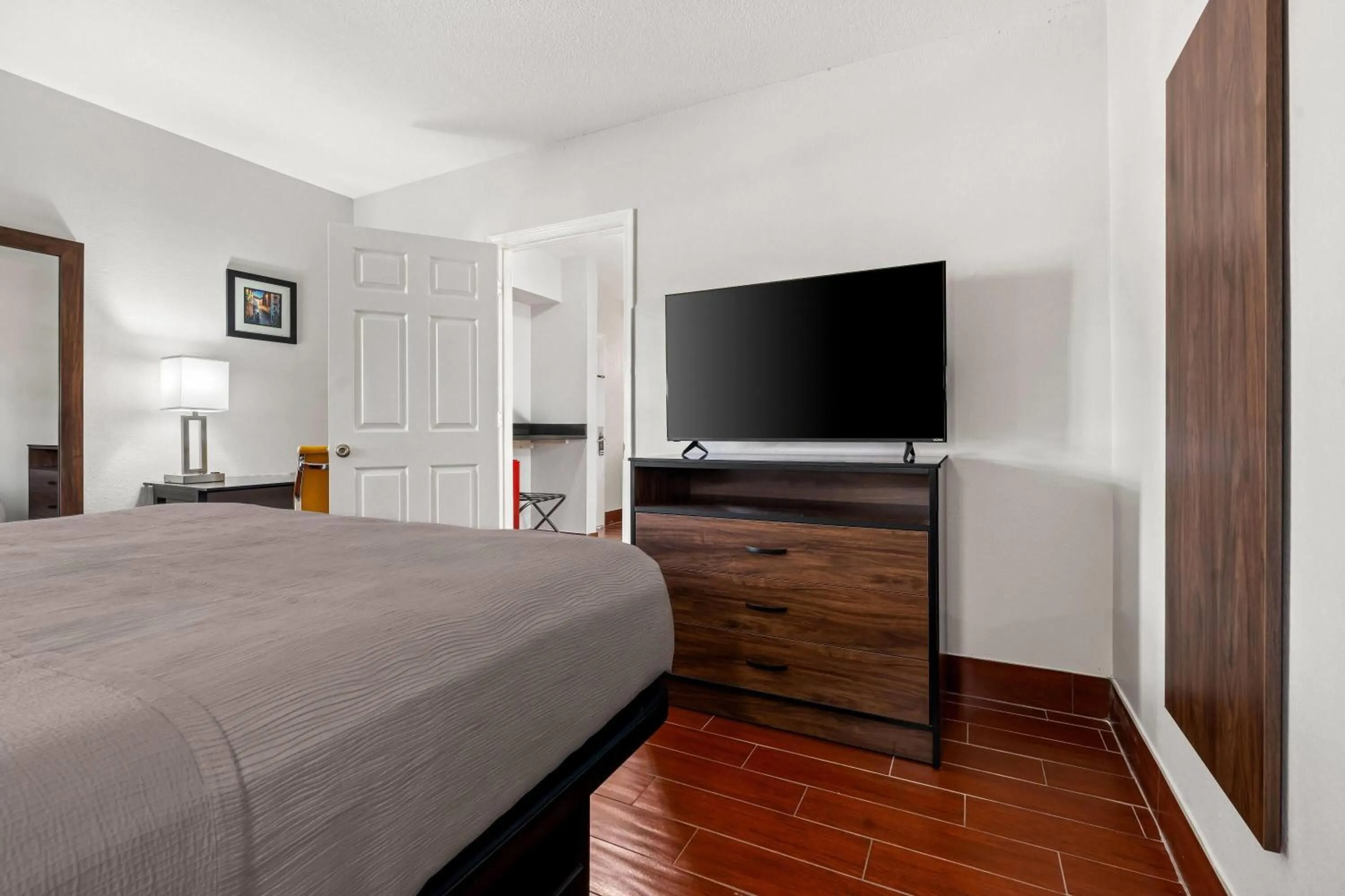 Photo of the whole room, Bed in Travelodge by Wyndham Hotel & Cottages St Augustine - Historic