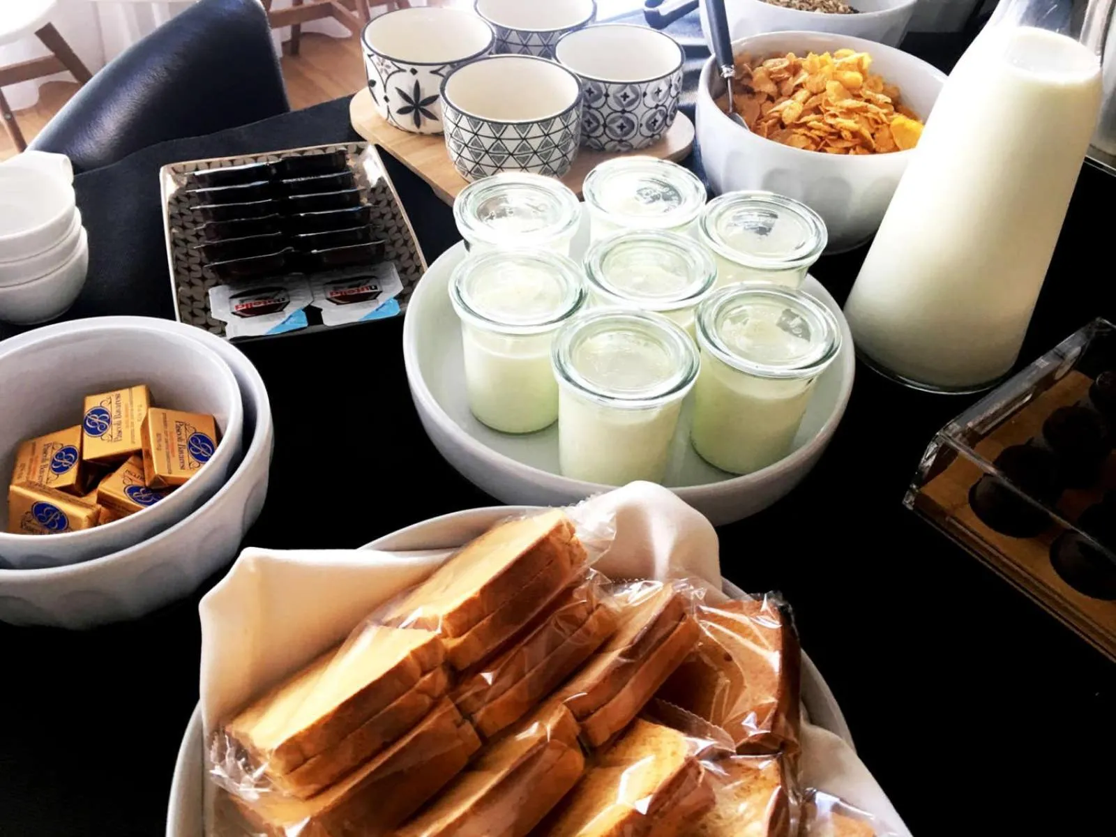 Breakfast in MYHOME 75 Premium Luxury B&B