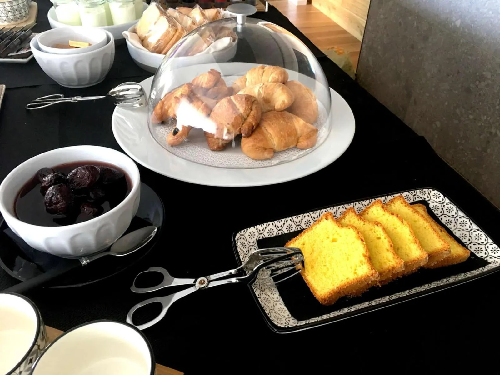 Breakfast in MYHOME 75 Premium Luxury B&B