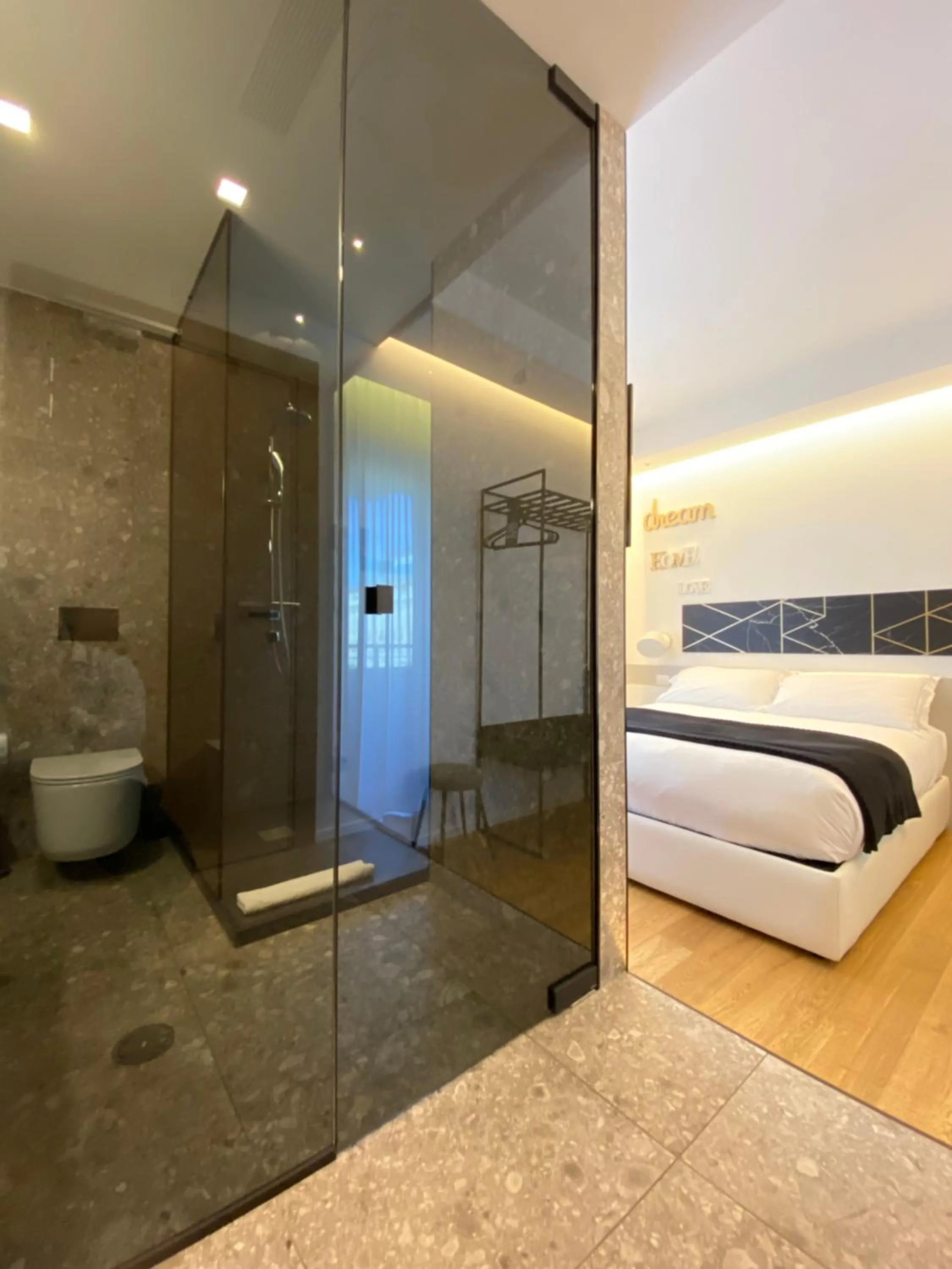 Bed in MYHOME 75 Premium Luxury B&B