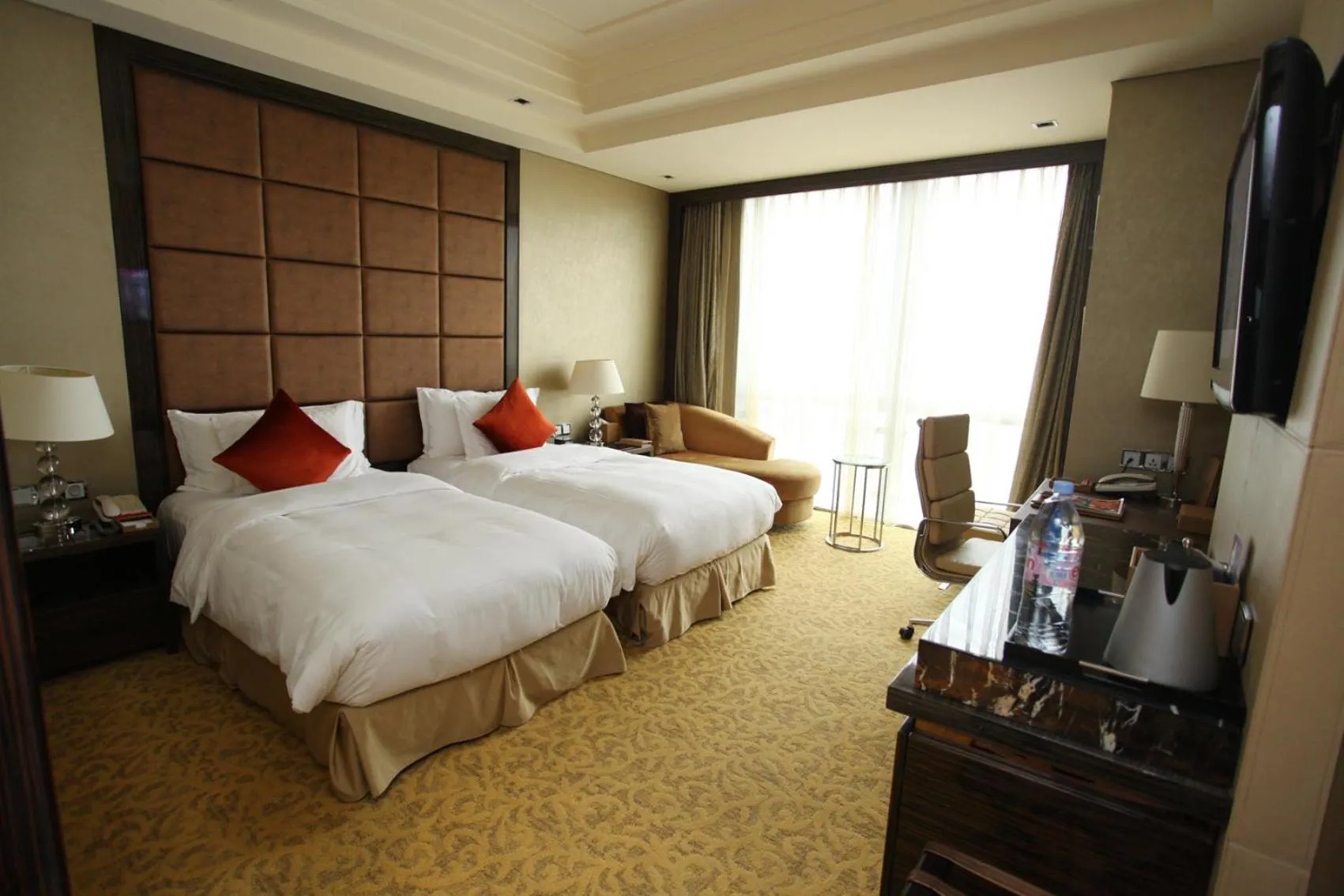 Bed in Crowne Plaza Beijing Chaoyang U-Town by IHG - within 30 minutes to Forbidden City by metro