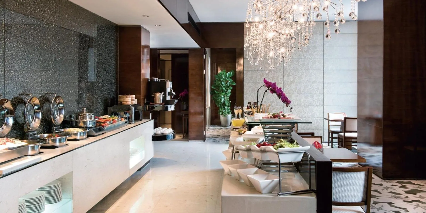 Lounge or bar in Crowne Plaza Beijing Chaoyang U-Town by IHG - within 30 minutes to Forbidden City by metro